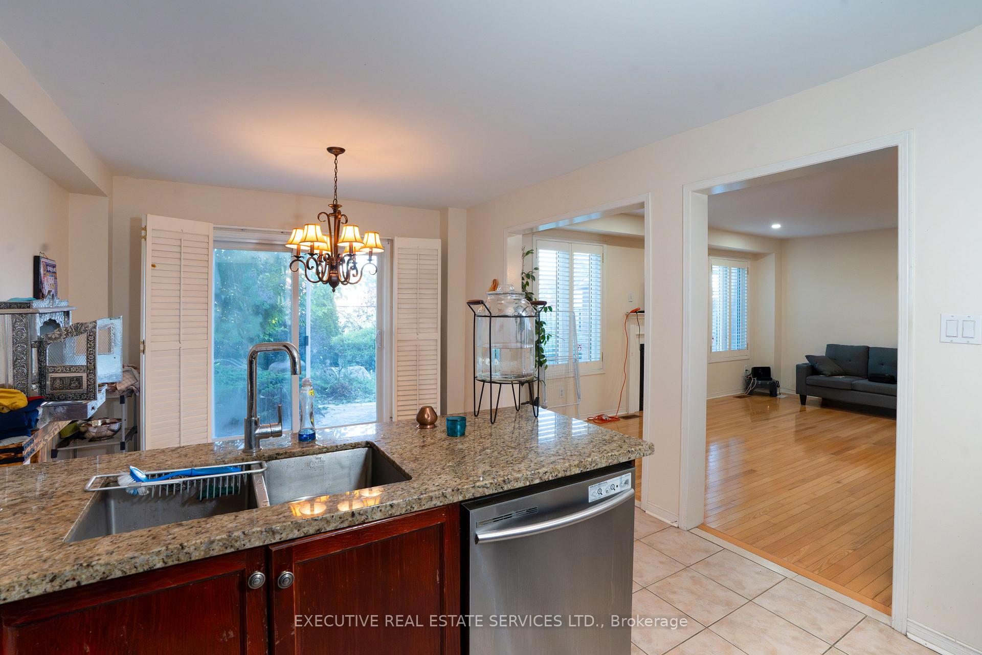 Photo 26 of 47 Beavervalley Drive, Brampton, Fletcher's Meadow — HOMEH