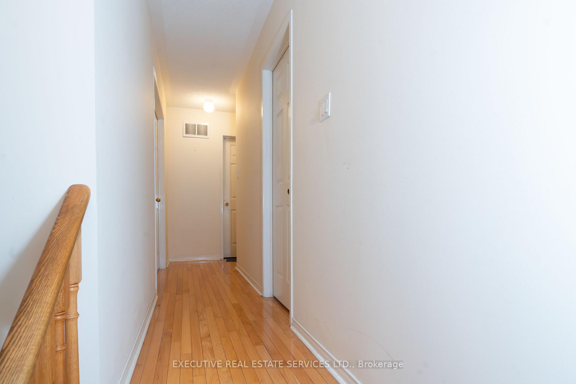 Photo 25 of 47 Beavervalley Drive, Brampton, Fletcher's Meadow — HOMEH