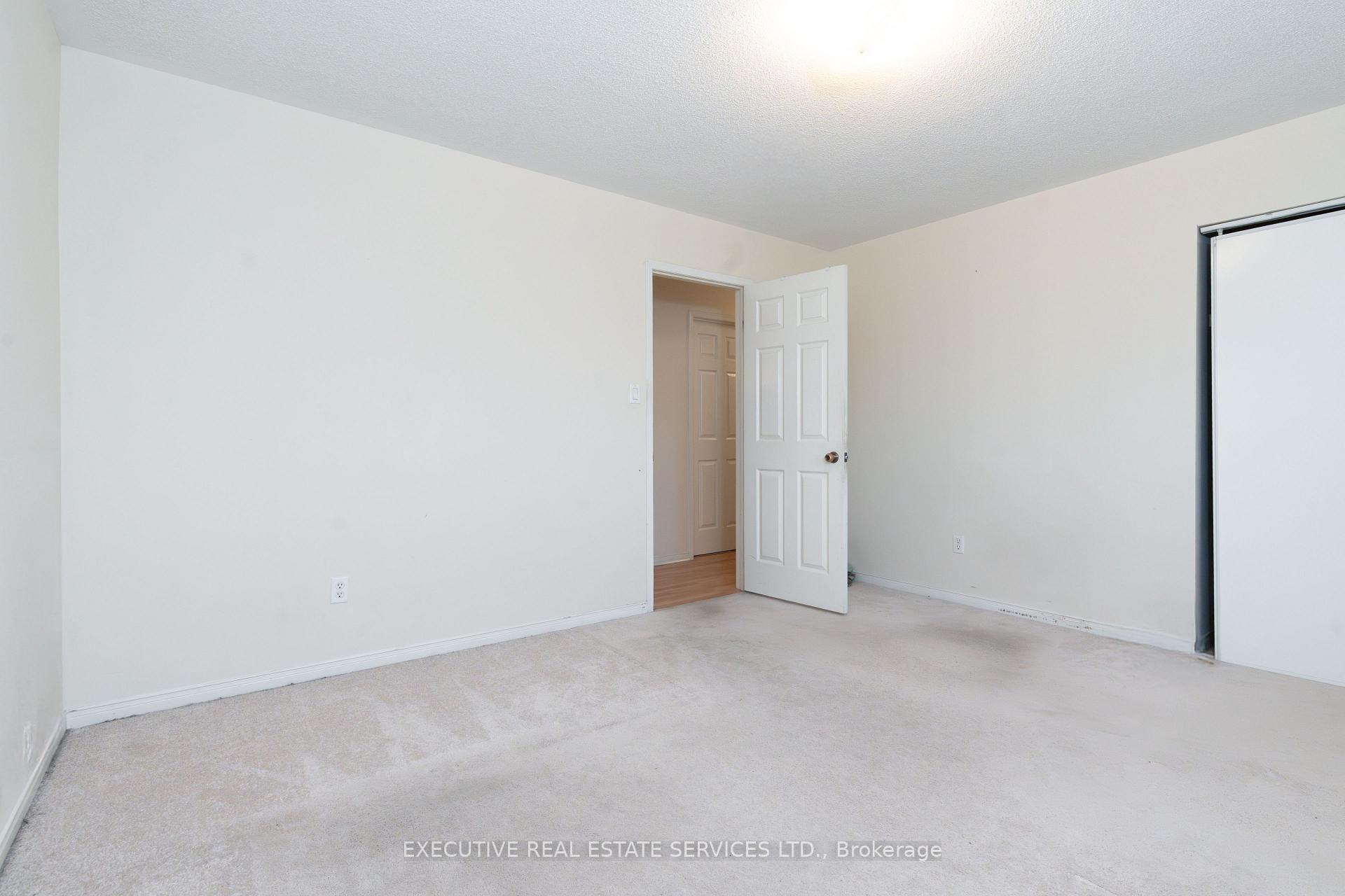 Photo 17 of 47 Beavervalley Drive, Brampton, Fletcher's Meadow — HOMEH