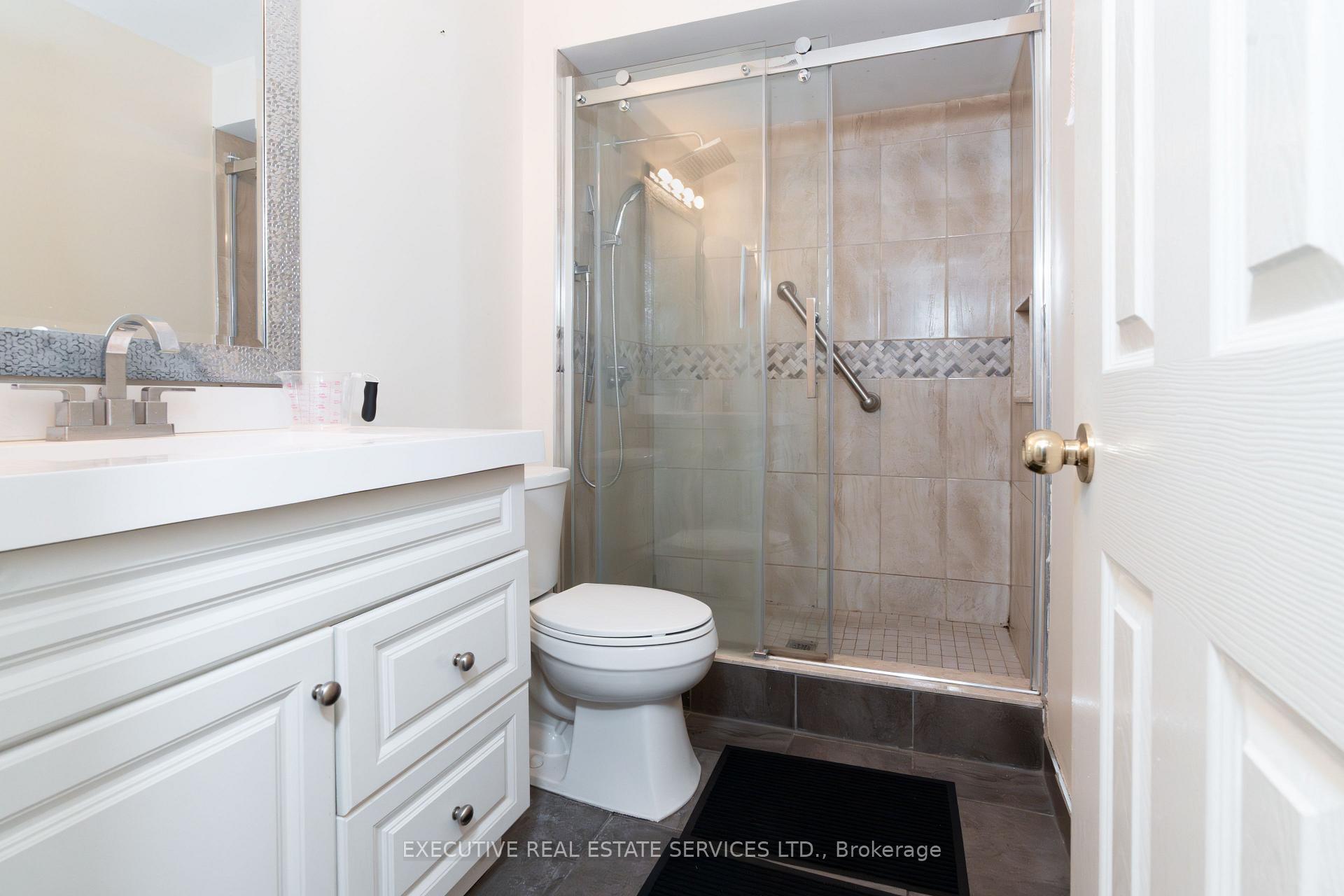 Photo 18 of 47 Beavervalley Drive, Brampton, Fletcher's Meadow — HOMEH