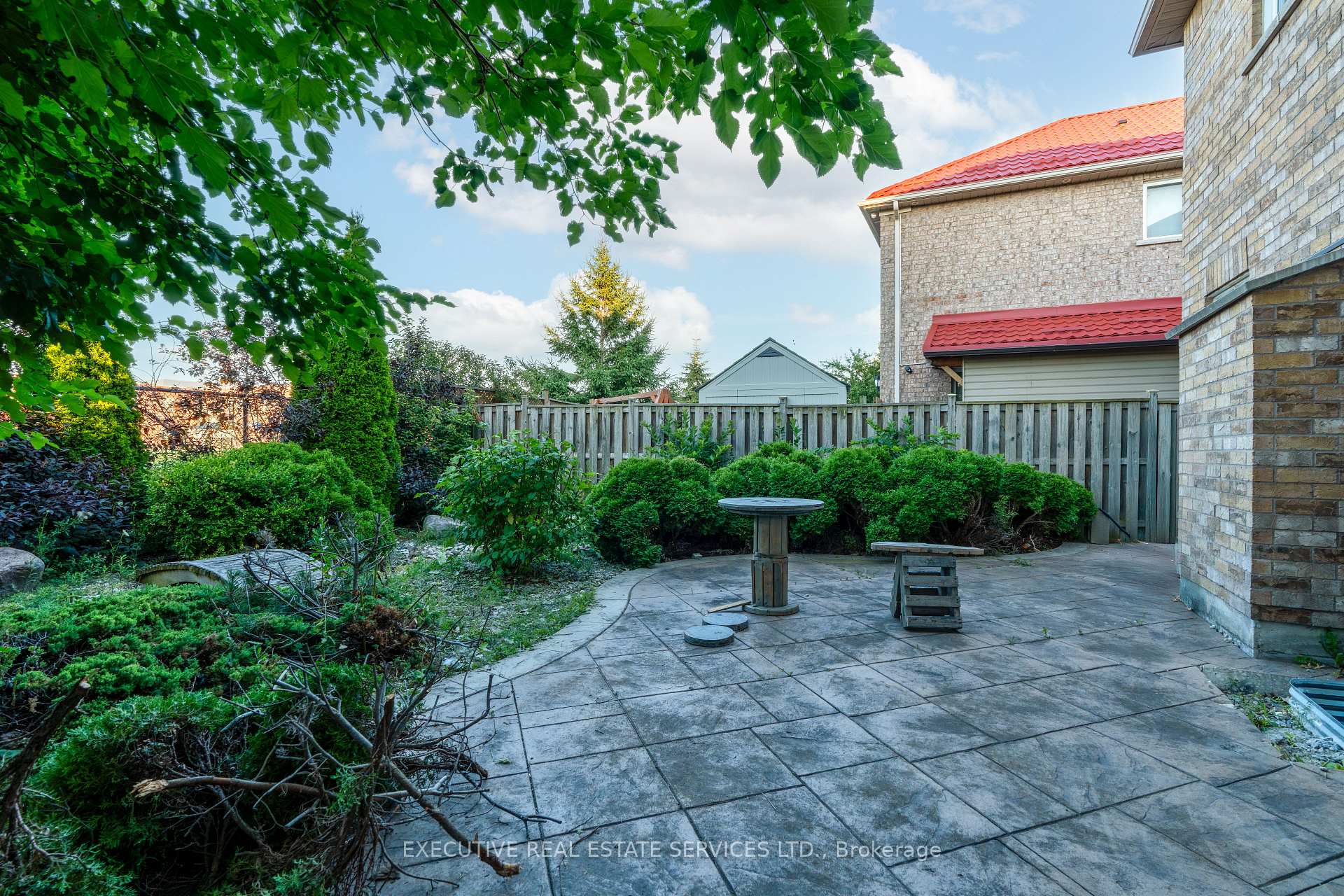 Photo 24 of 47 Beavervalley Drive, Brampton, Fletcher's Meadow — HOMEH