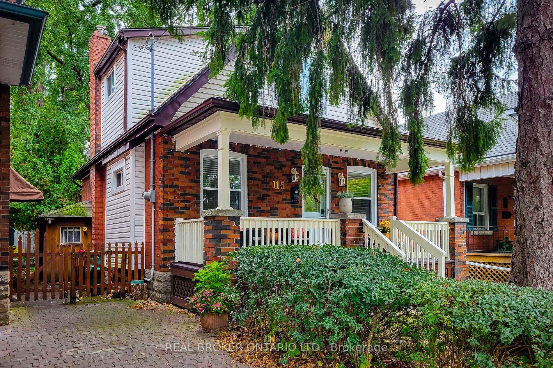 Photo 2 of 115 Barclay Street, Hamilton, Westdale — HOMEH