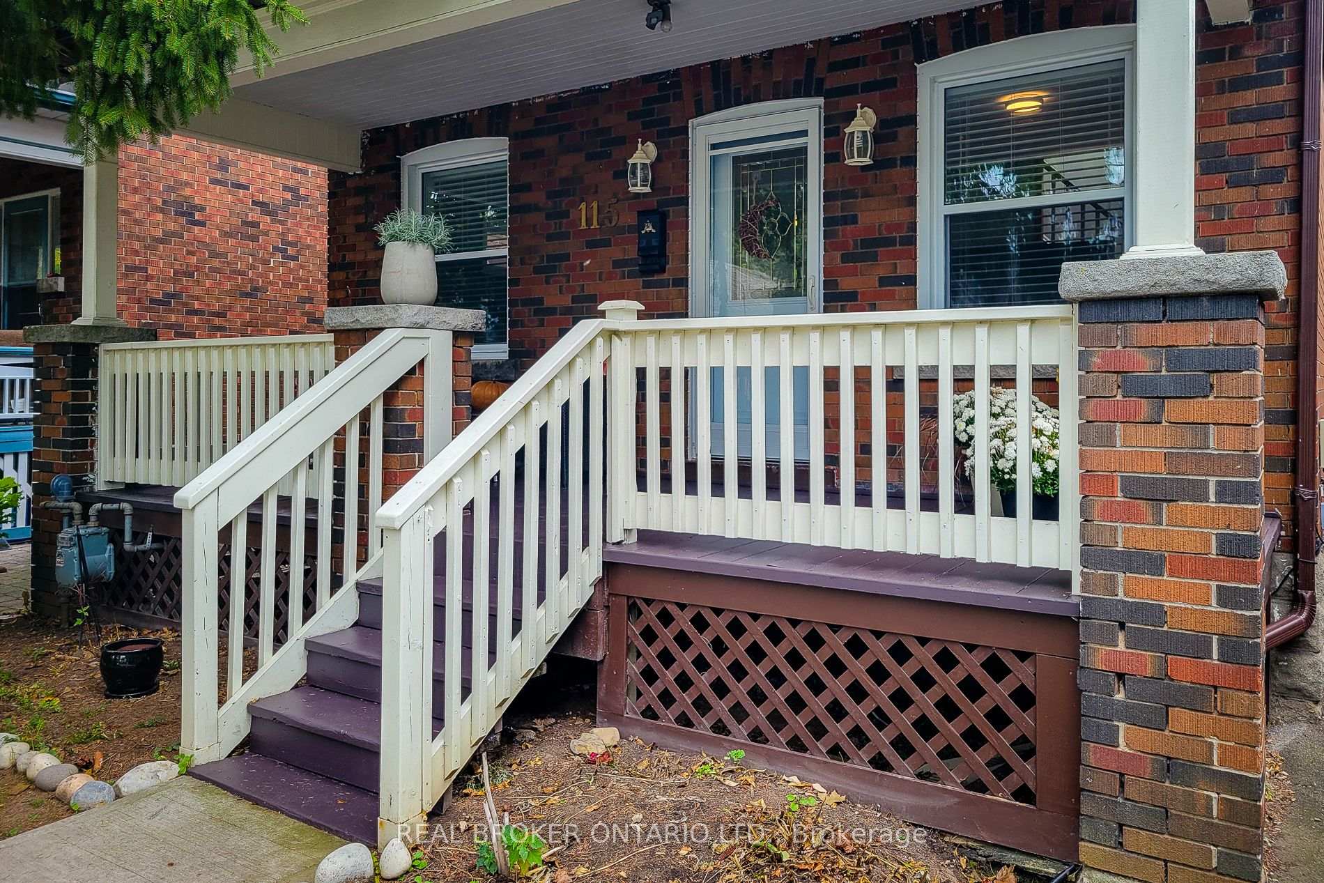 Photo 4 of 115 Barclay Street, Hamilton, Westdale — HOMEH
