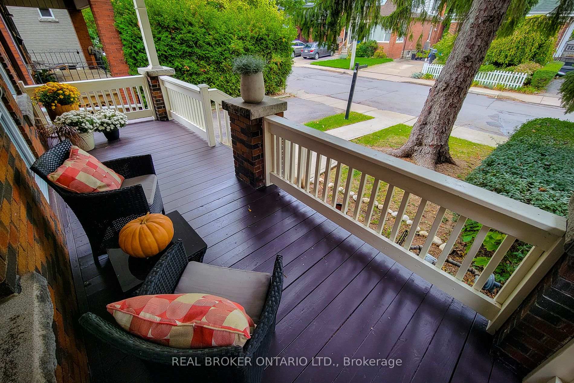 Photo 5 of 115 Barclay Street, Hamilton, Westdale — HOMEH