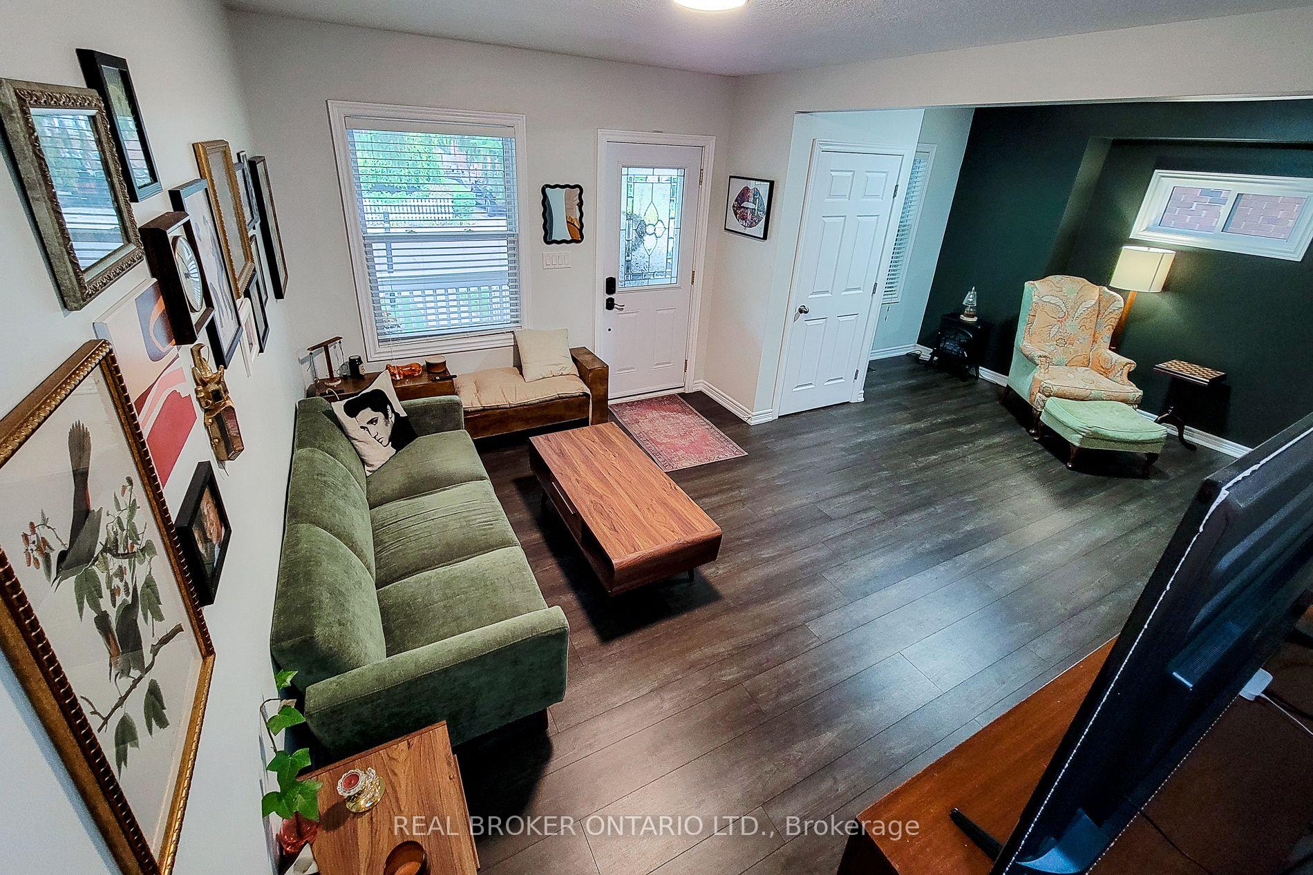 Photo 11 of 115 Barclay Street, Hamilton, Westdale — HOMEH