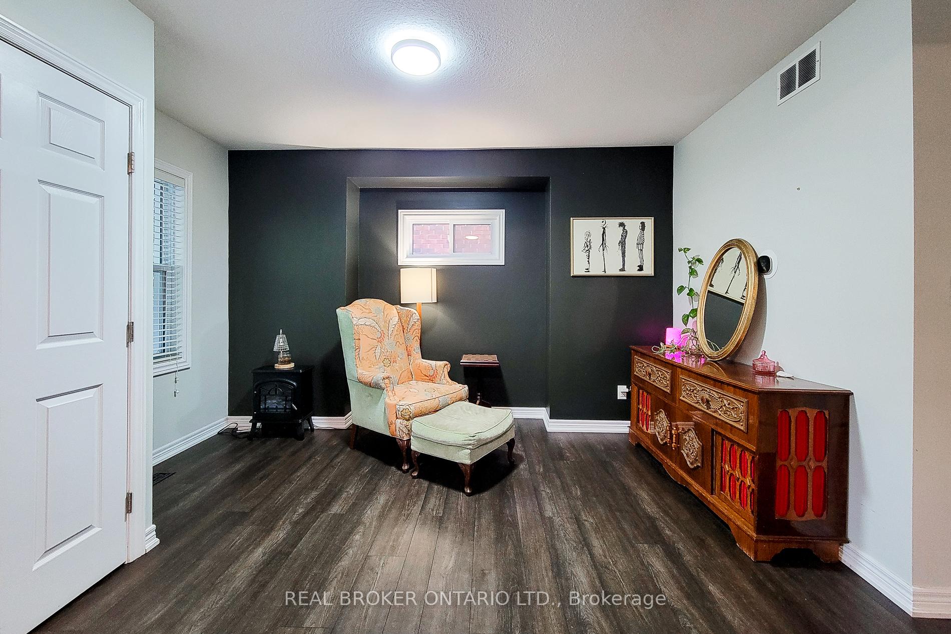 Photo 12 of 115 Barclay Street, Hamilton, Westdale — HOMEH