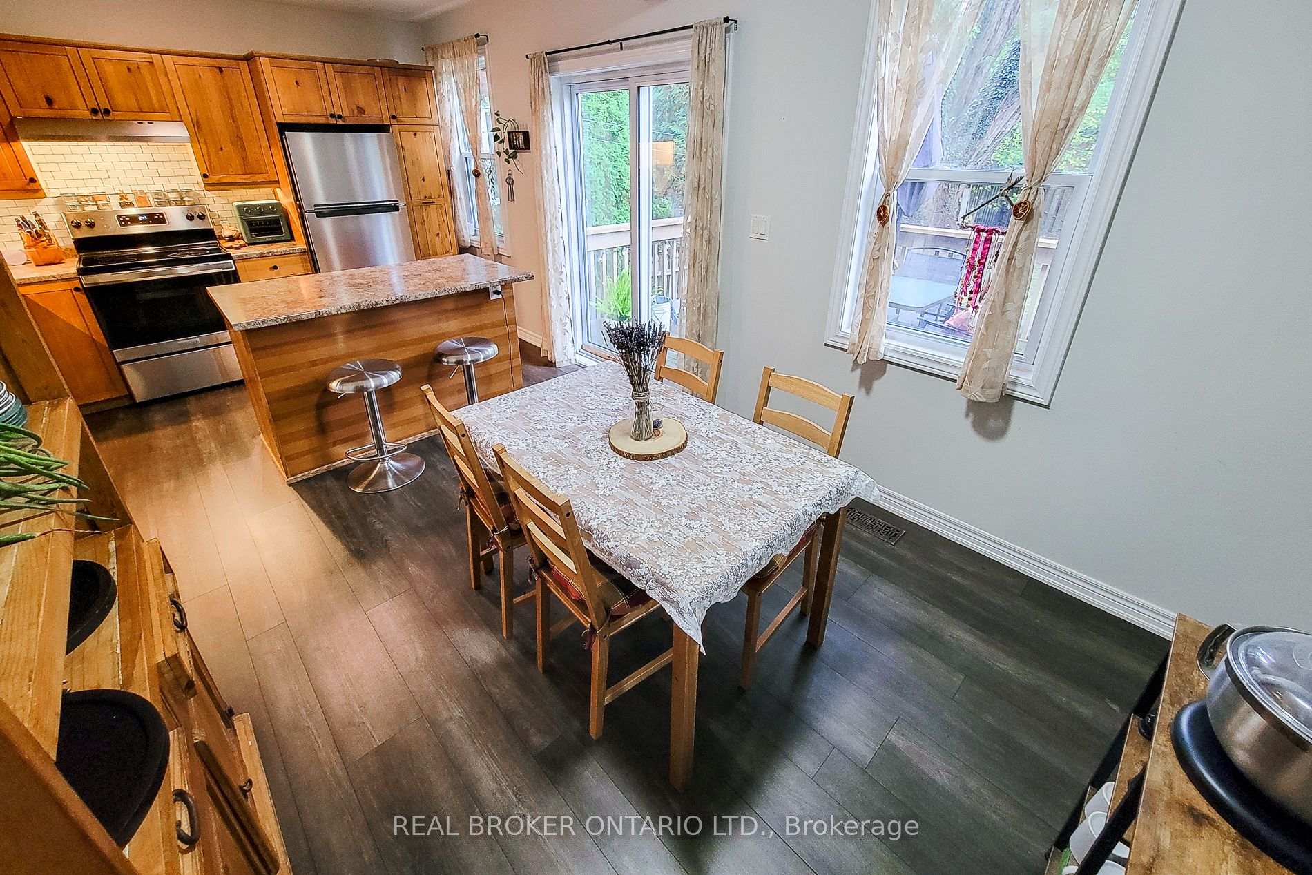 Photo 15 of 115 Barclay Street, Hamilton, Westdale — HOMEH
