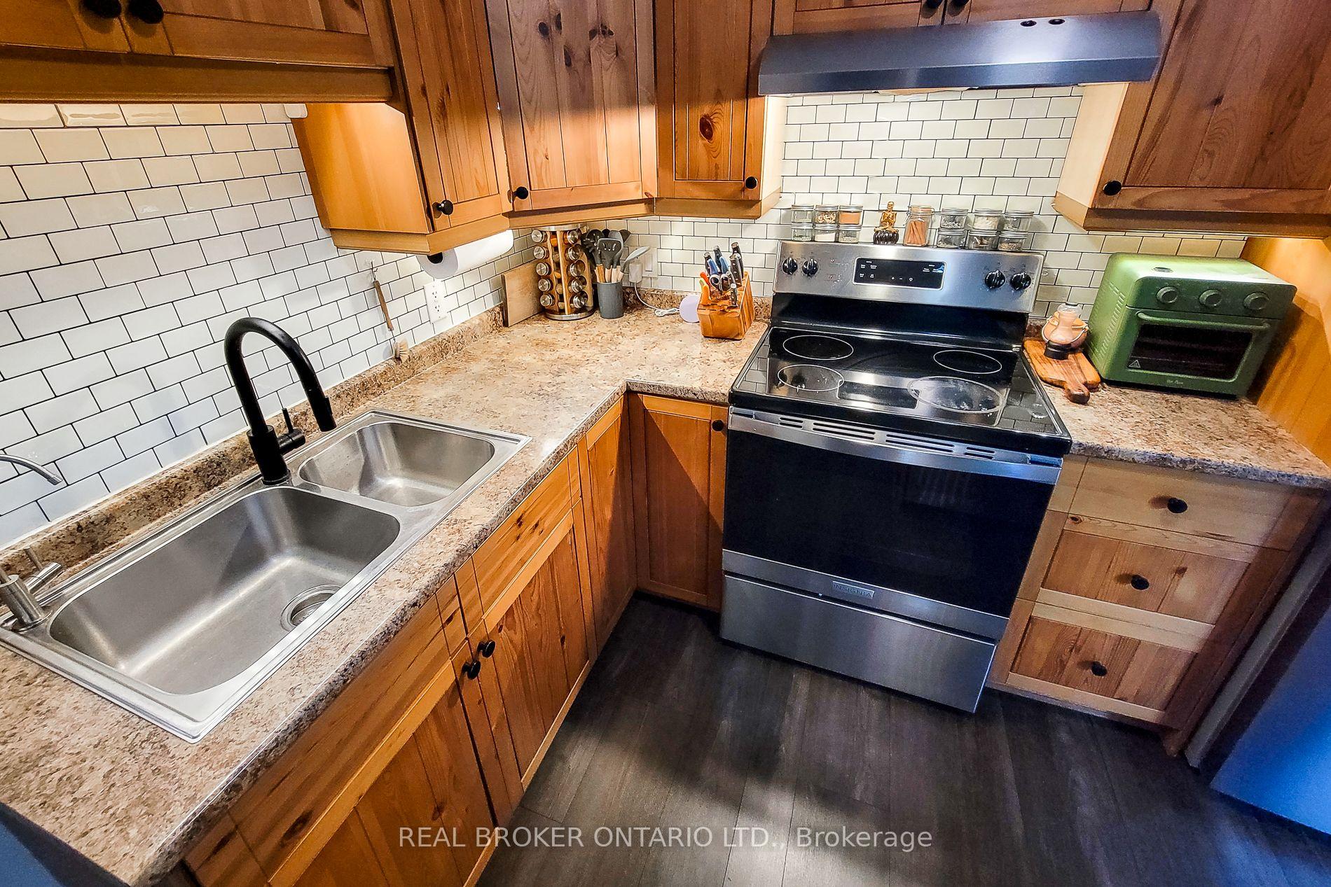 Photo 19 of 115 Barclay Street, Hamilton, Westdale — HOMEH