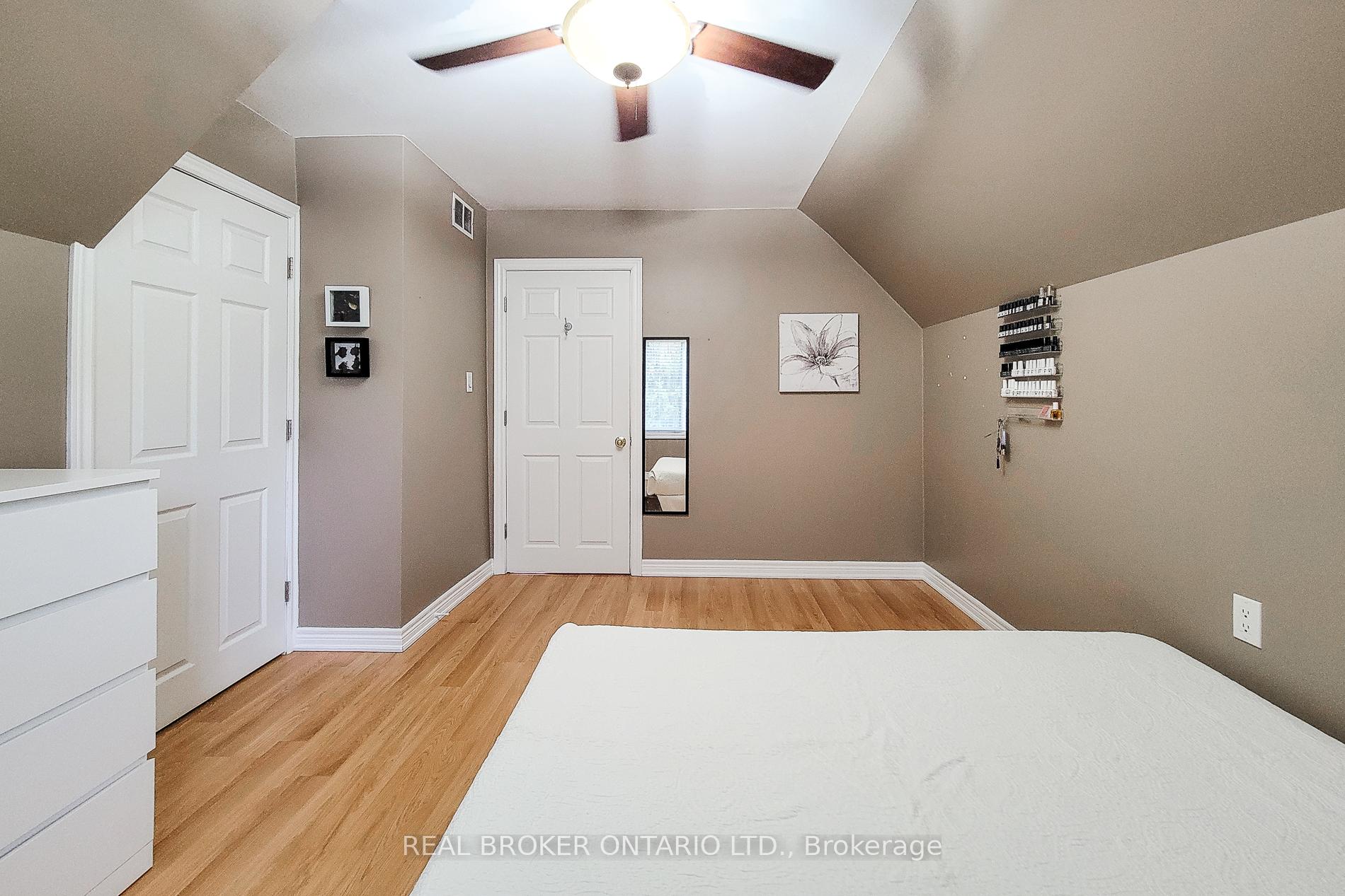 Photo 29 of 115 Barclay Street, Hamilton, Westdale — HOMEH