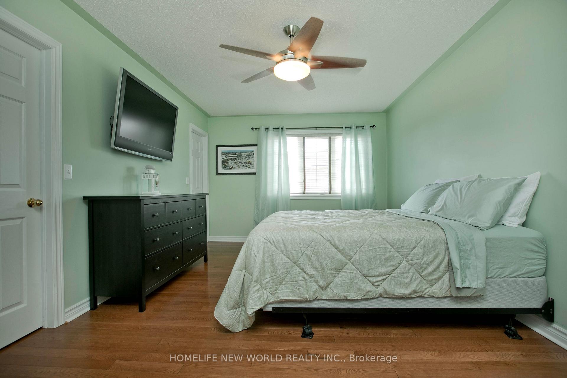 Photo 18 of 54 Brussels Avenue, Brampton, Sandringham-Wellington — HOMEH
