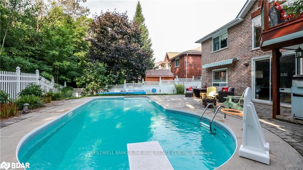 Photo 5 of 156 Columbia Road, Barrie, Holly — HOMEH