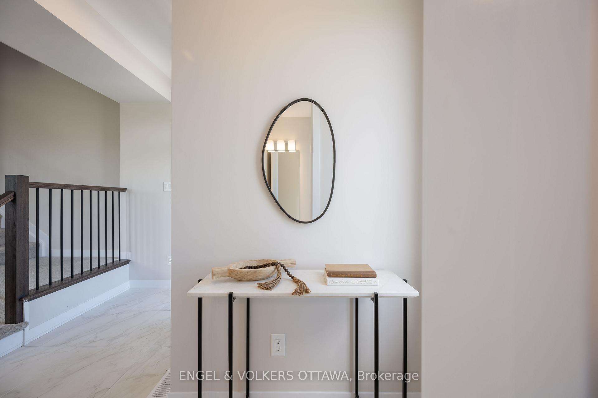 Photo 4 of 1007 Canoe Street, Ottawa, Barrhaven - Heritage Park — HOMEH