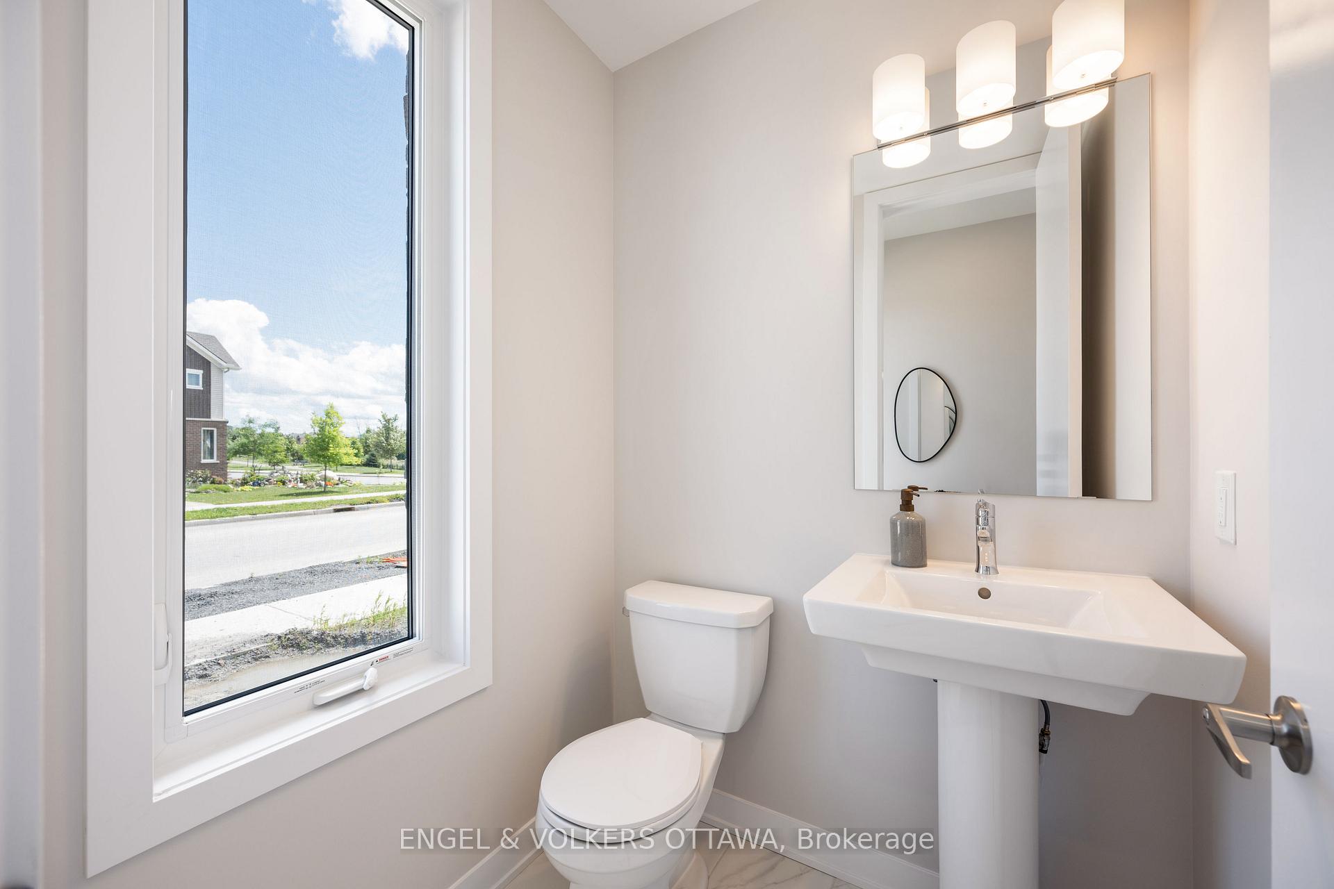 Photo 5 of 1007 Canoe Street, Ottawa, Barrhaven - Heritage Park — HOMEH
