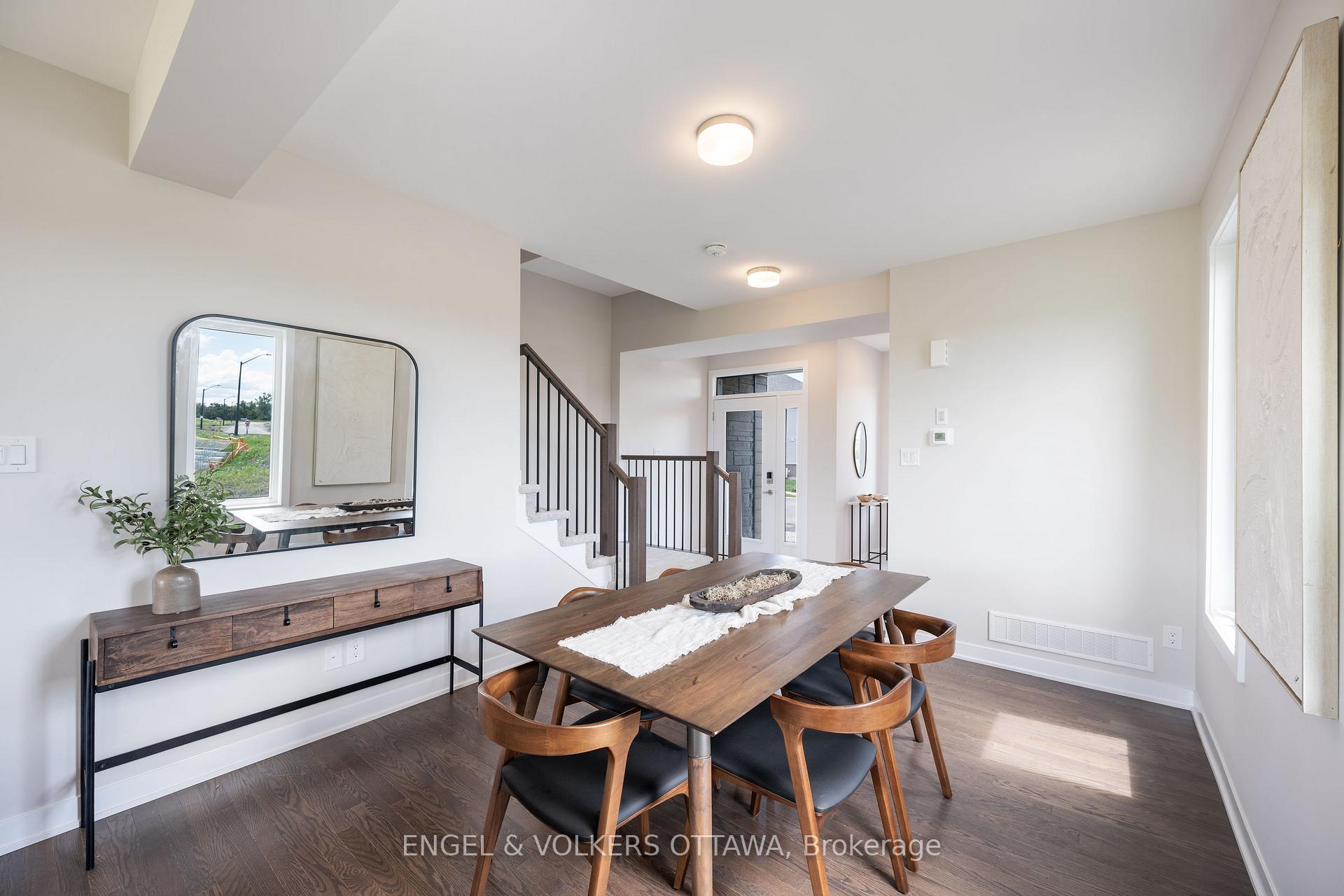 Photo 9 of 1007 Canoe Street, Ottawa, Barrhaven - Heritage Park — HOMEH