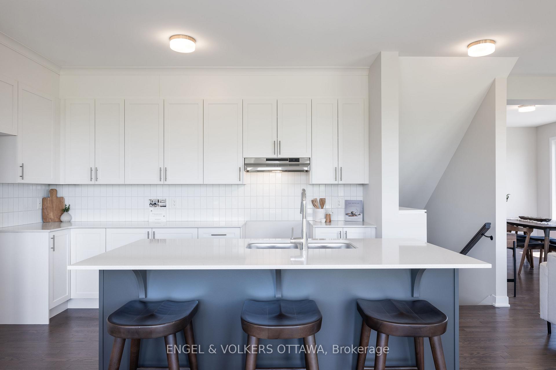 Photo 14 of 1007 Canoe Street, Ottawa, Barrhaven - Heritage Park — HOMEH
