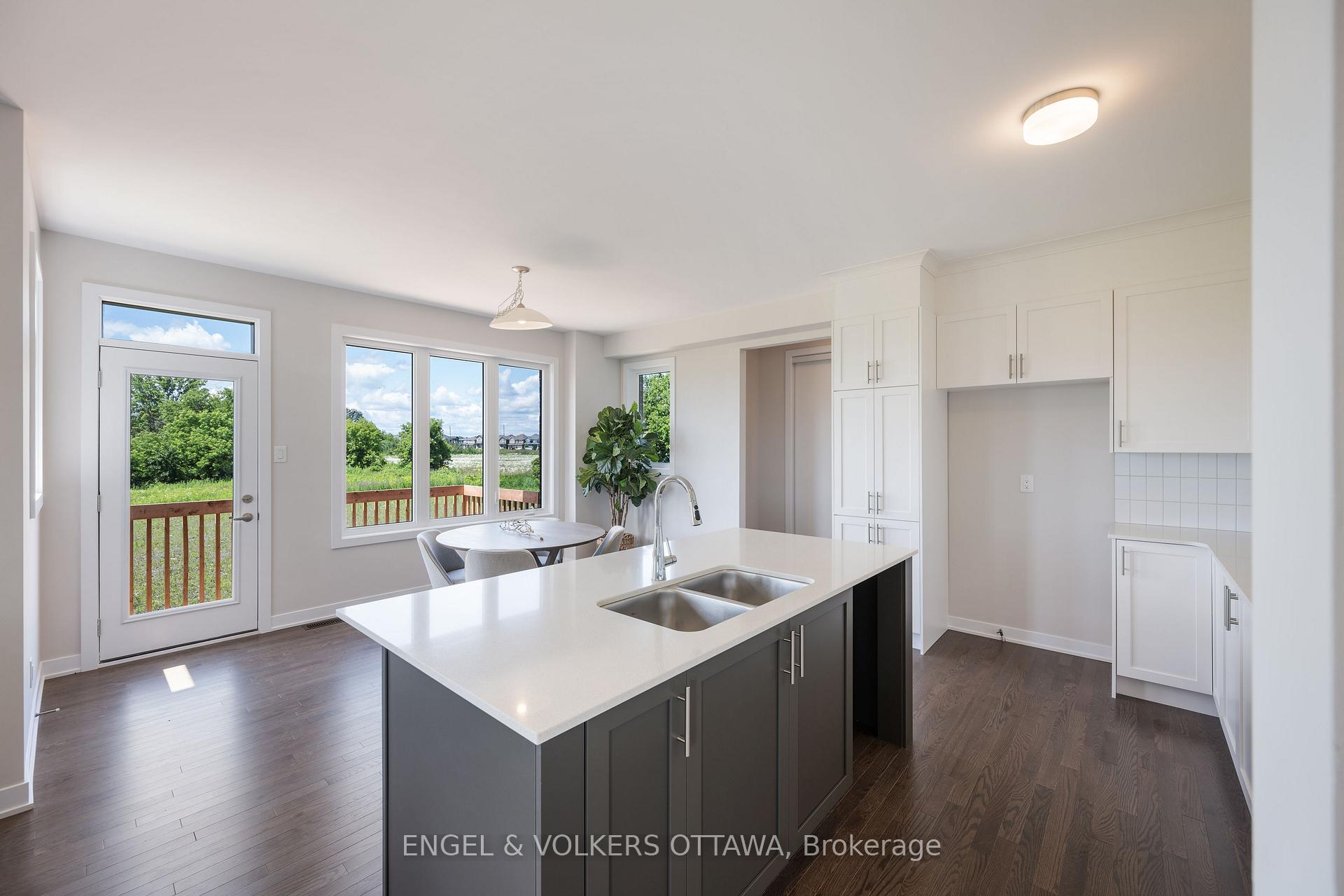 Photo 16 of 1007 Canoe Street, Ottawa, Barrhaven - Heritage Park — HOMEH