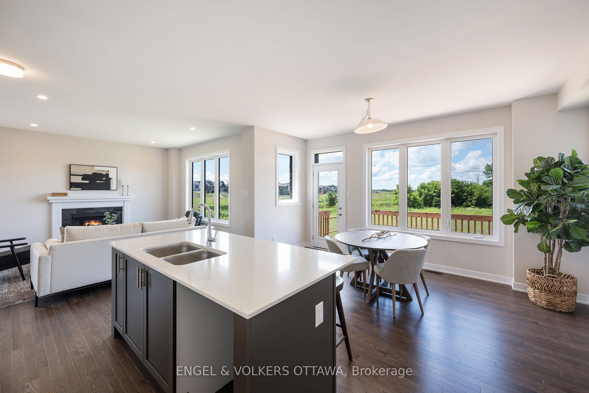 Photo 17 of 1007 Canoe Street, Ottawa, Barrhaven - Heritage Park — HOMEH
