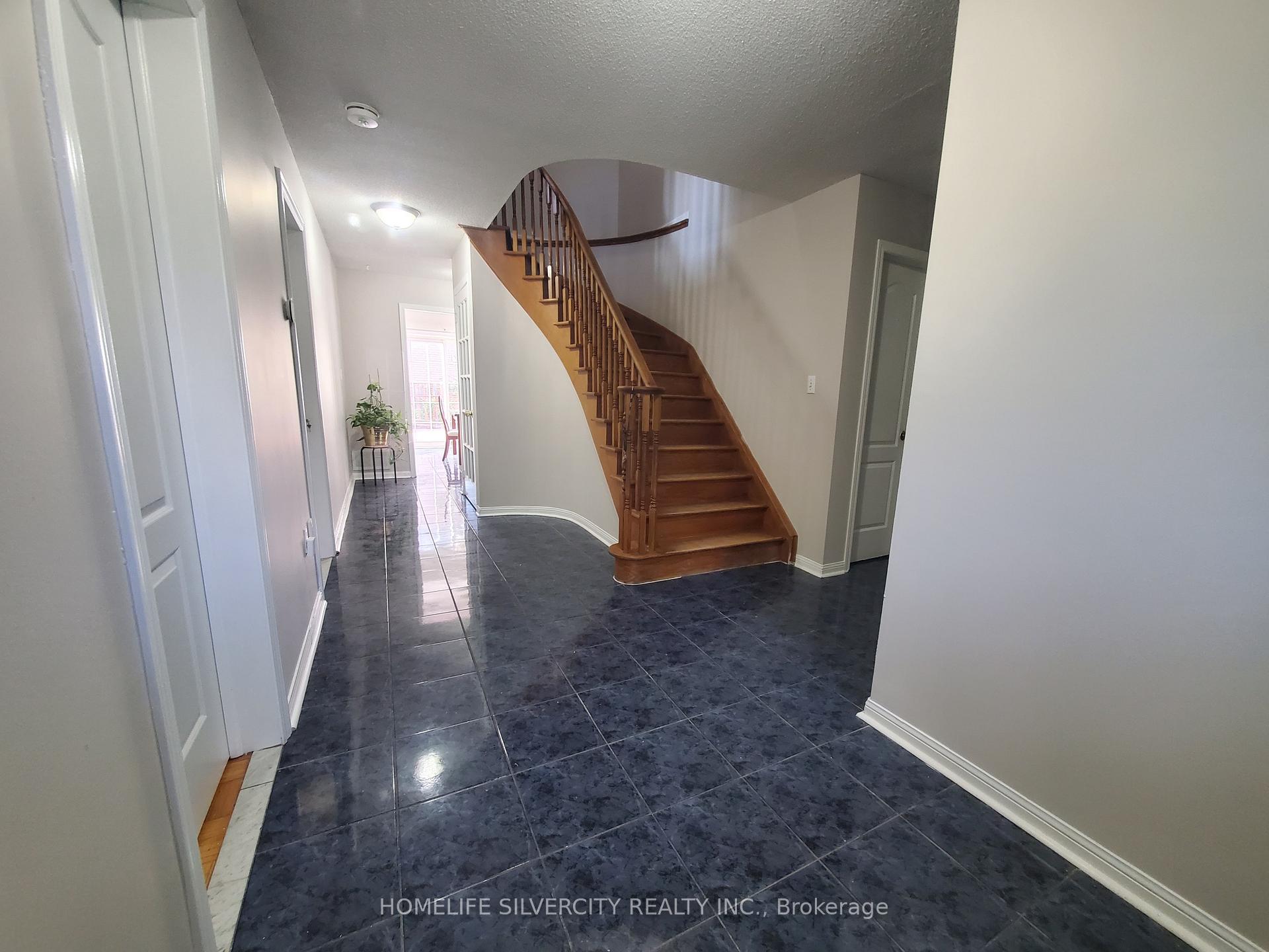 Photo 9 of Unit #Unit 1-Upper level, 700 Peter Robertson Boulevard, Brampton, Sandringham-Wellington — HOMEH