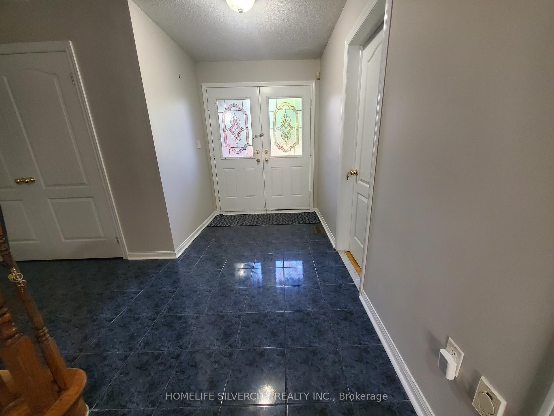 Photo 2 of Unit #Unit 1-Upper level, 700 Peter Robertson Boulevard, Brampton, Sandringham-Wellington — HOMEH
