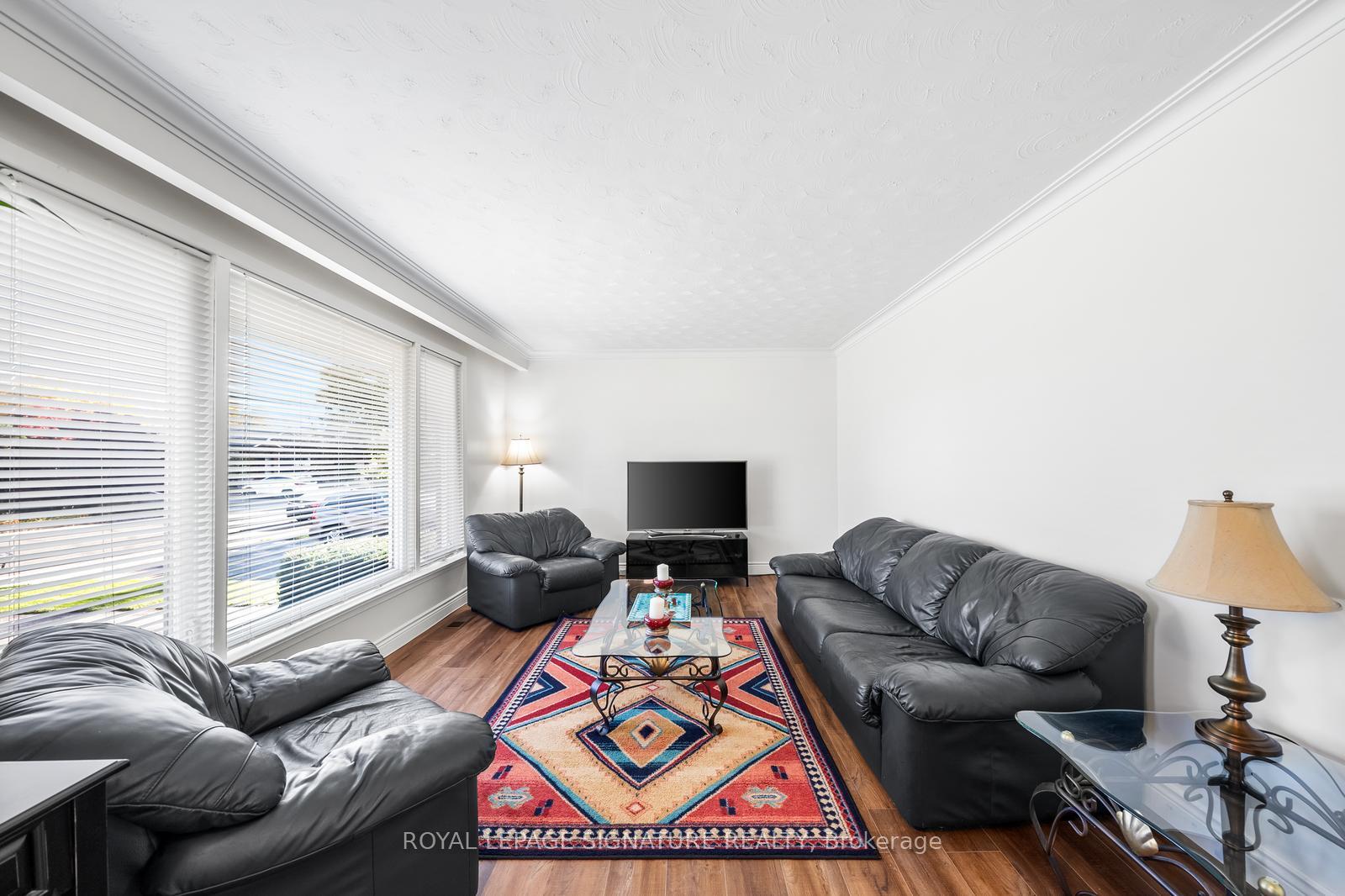 Photo 10 of 668 Peele Boulevard, Burlington, Brant — HOMEH