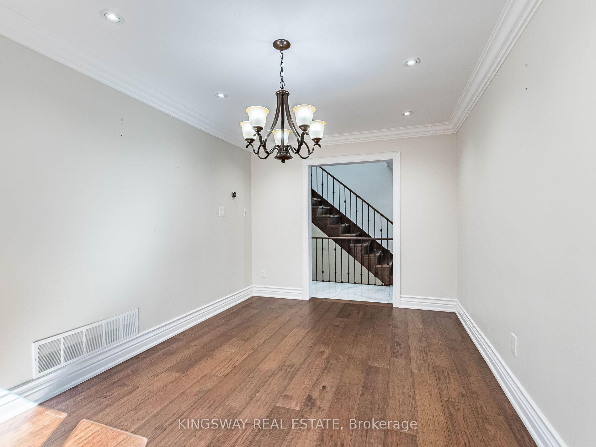 Photo 11 of 58 Leeward Drive, Brampton, Westgate — HOMEH