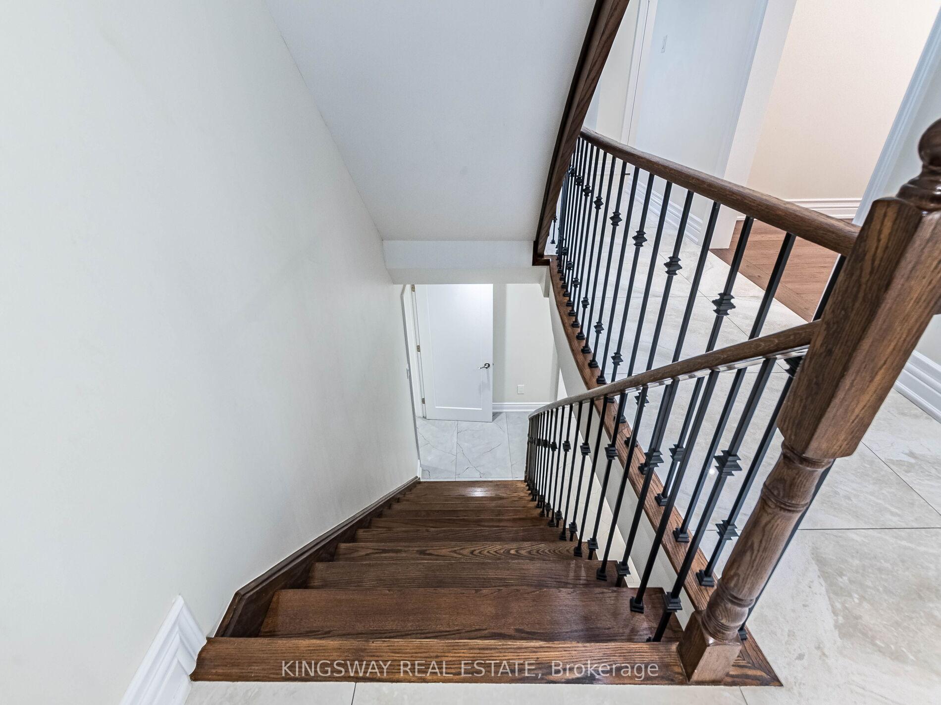 Photo 35 of 58 Leeward Drive, Brampton, Westgate — HOMEH