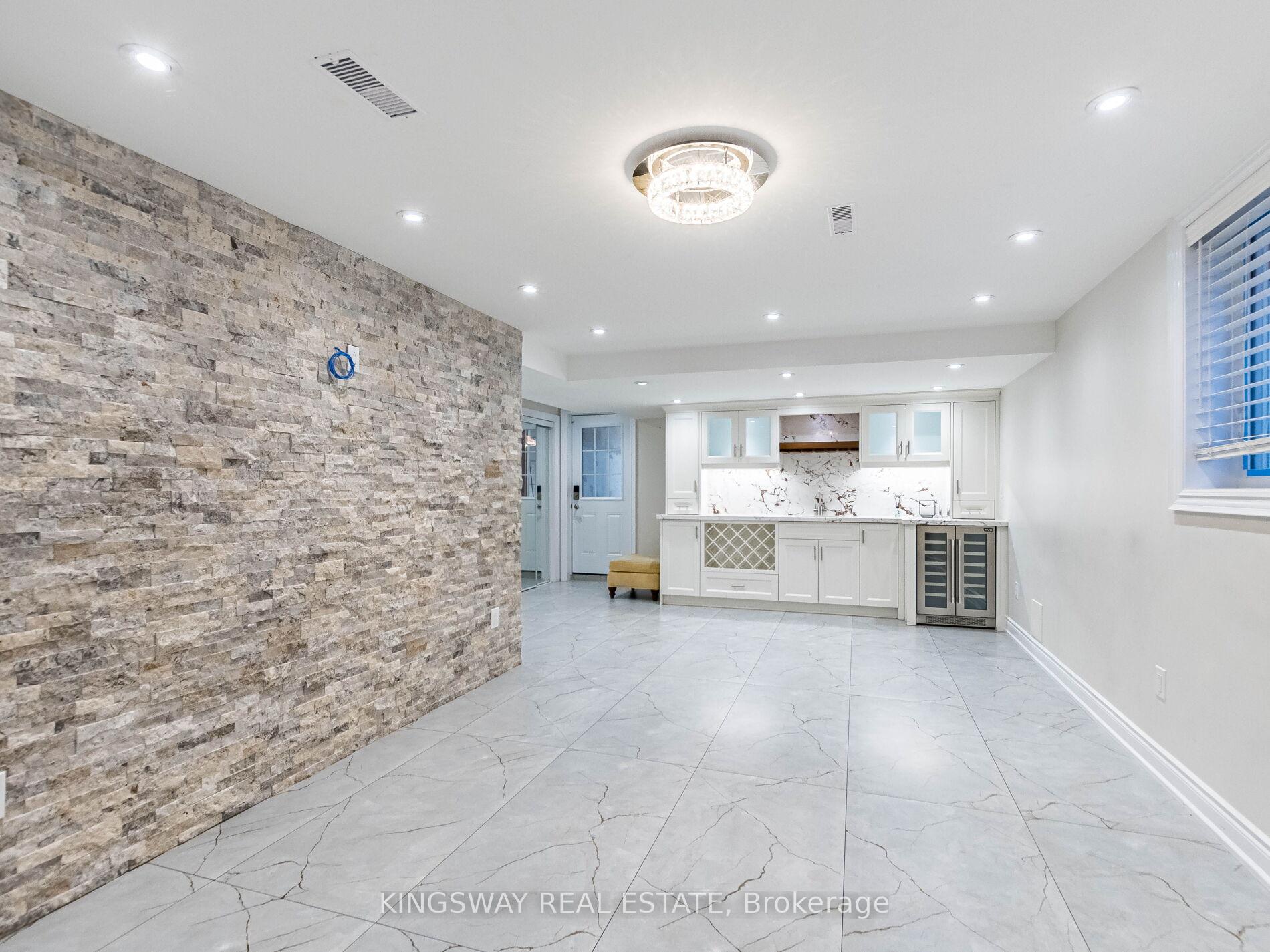 Photo 41 of 58 Leeward Drive, Brampton, Westgate — HOMEH