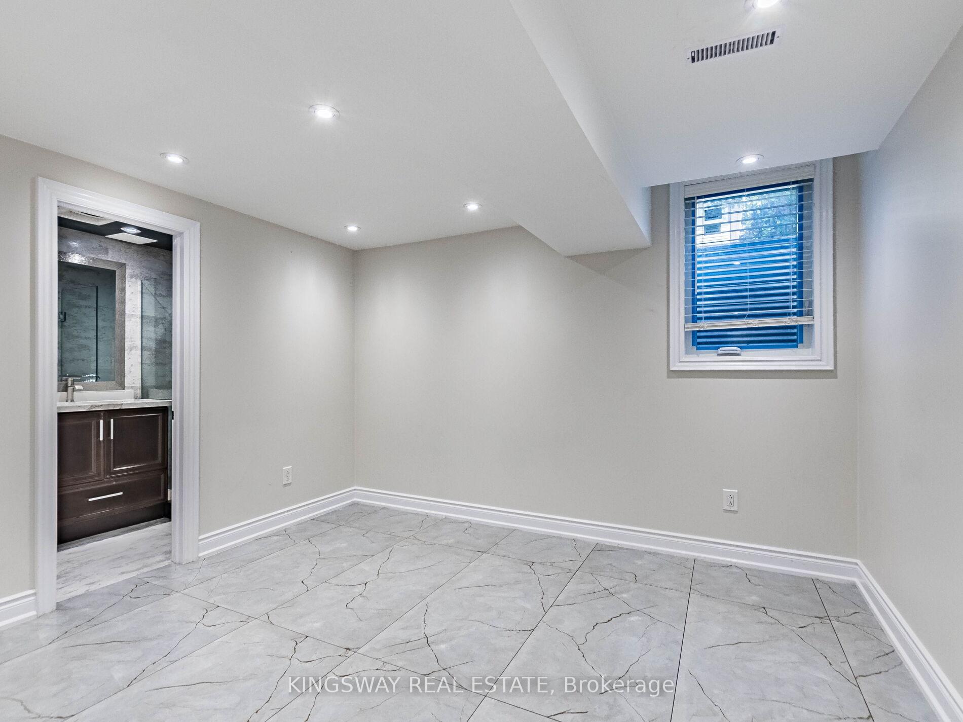 Photo 45 of 58 Leeward Drive, Brampton, Westgate — HOMEH