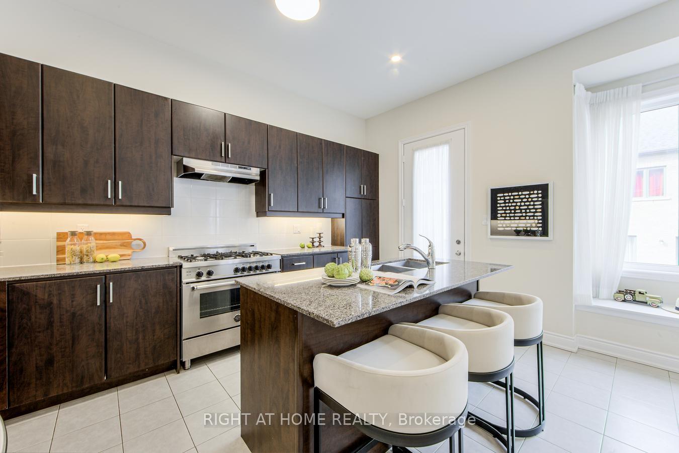 Photo 23 of 6 Bannockburn Drive, Vaughan, Vellore Village — HOMEH