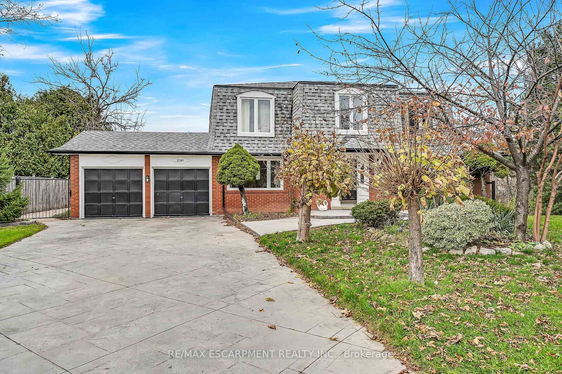 Photo 1 of 1281 Abbey Court, Burlington, Tyandaga — HOMEH