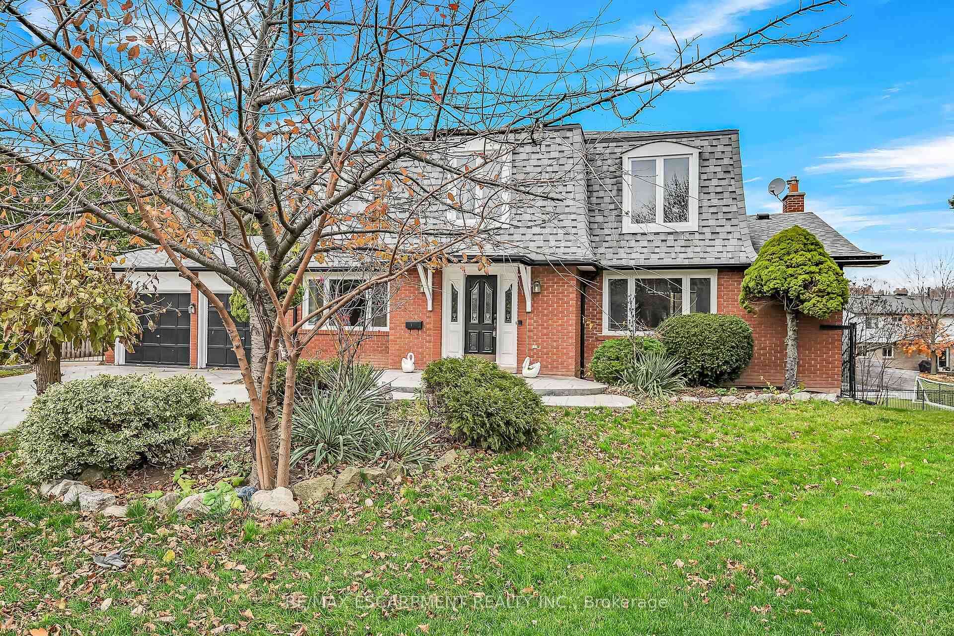 Photo 2 of 1281 Abbey Court, Burlington, Tyandaga — HOMEH