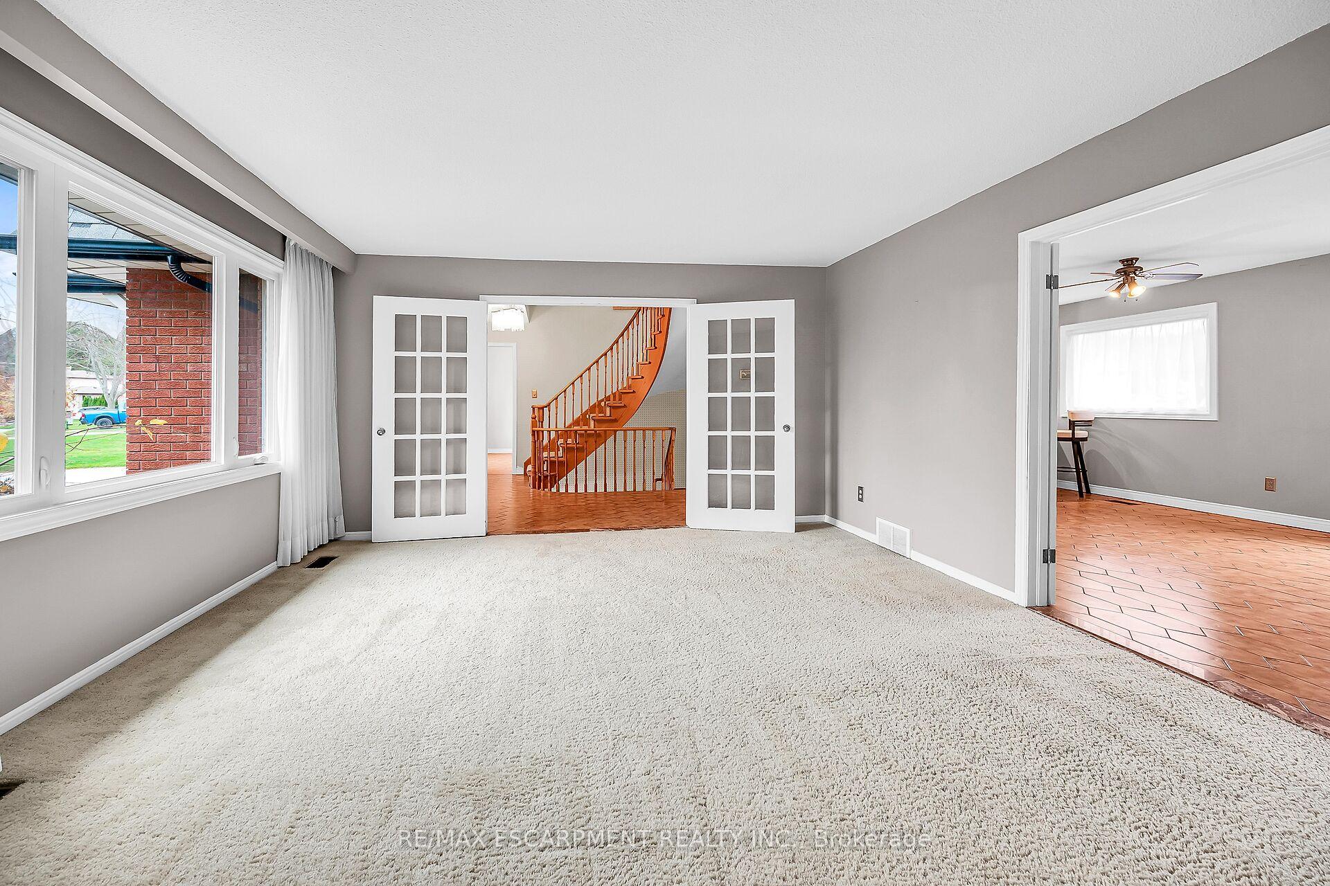 Photo 7 of 1281 Abbey Court, Burlington, Tyandaga — HOMEH