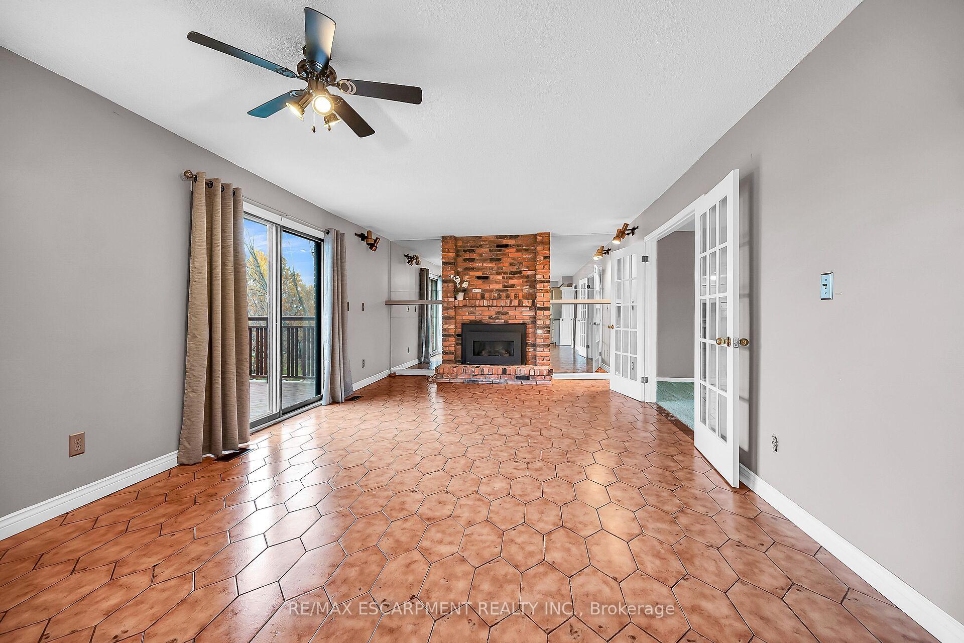 Photo 13 of 1281 Abbey Court, Burlington, Tyandaga — HOMEH