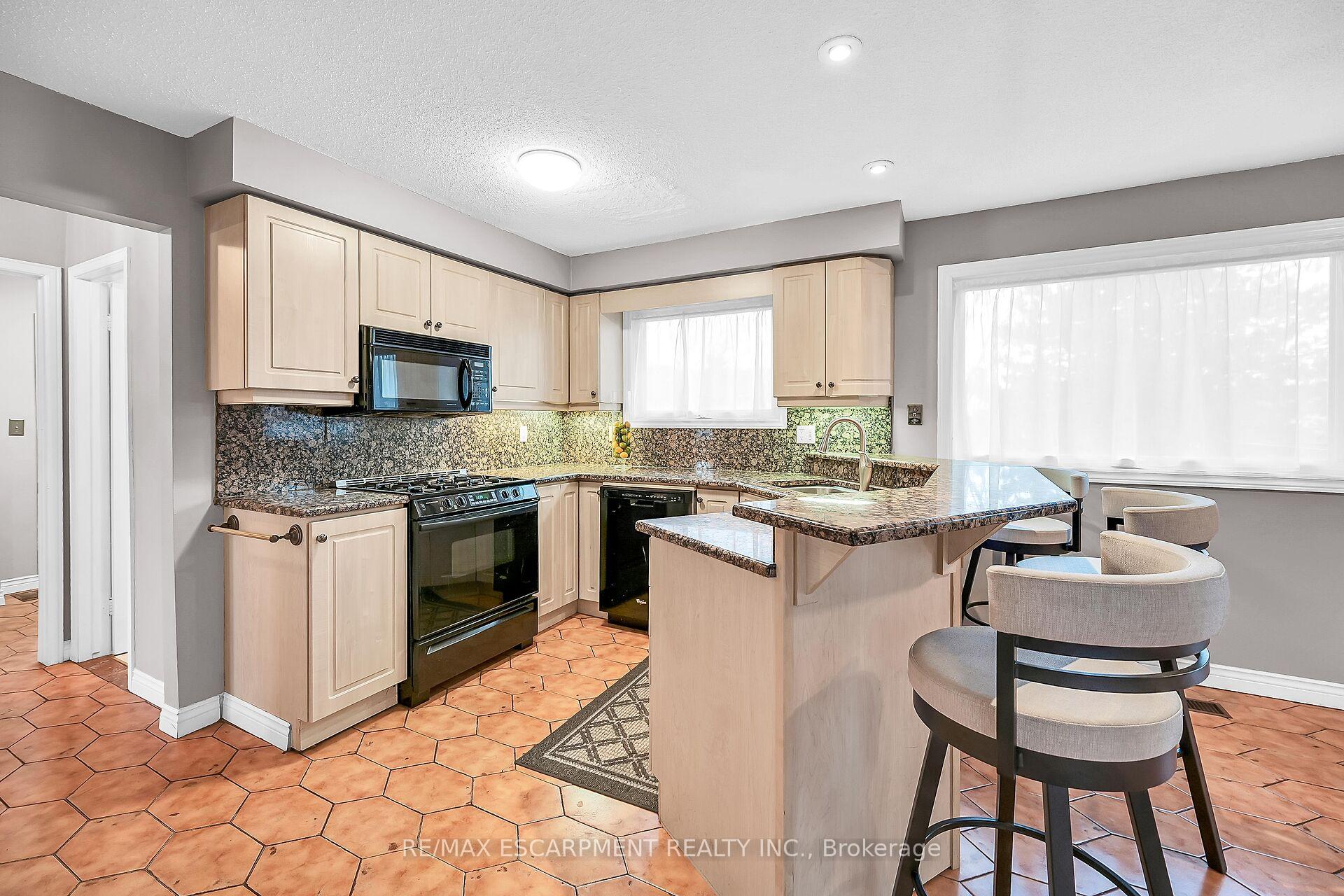 Photo 15 of 1281 Abbey Court, Burlington, Tyandaga — HOMEH