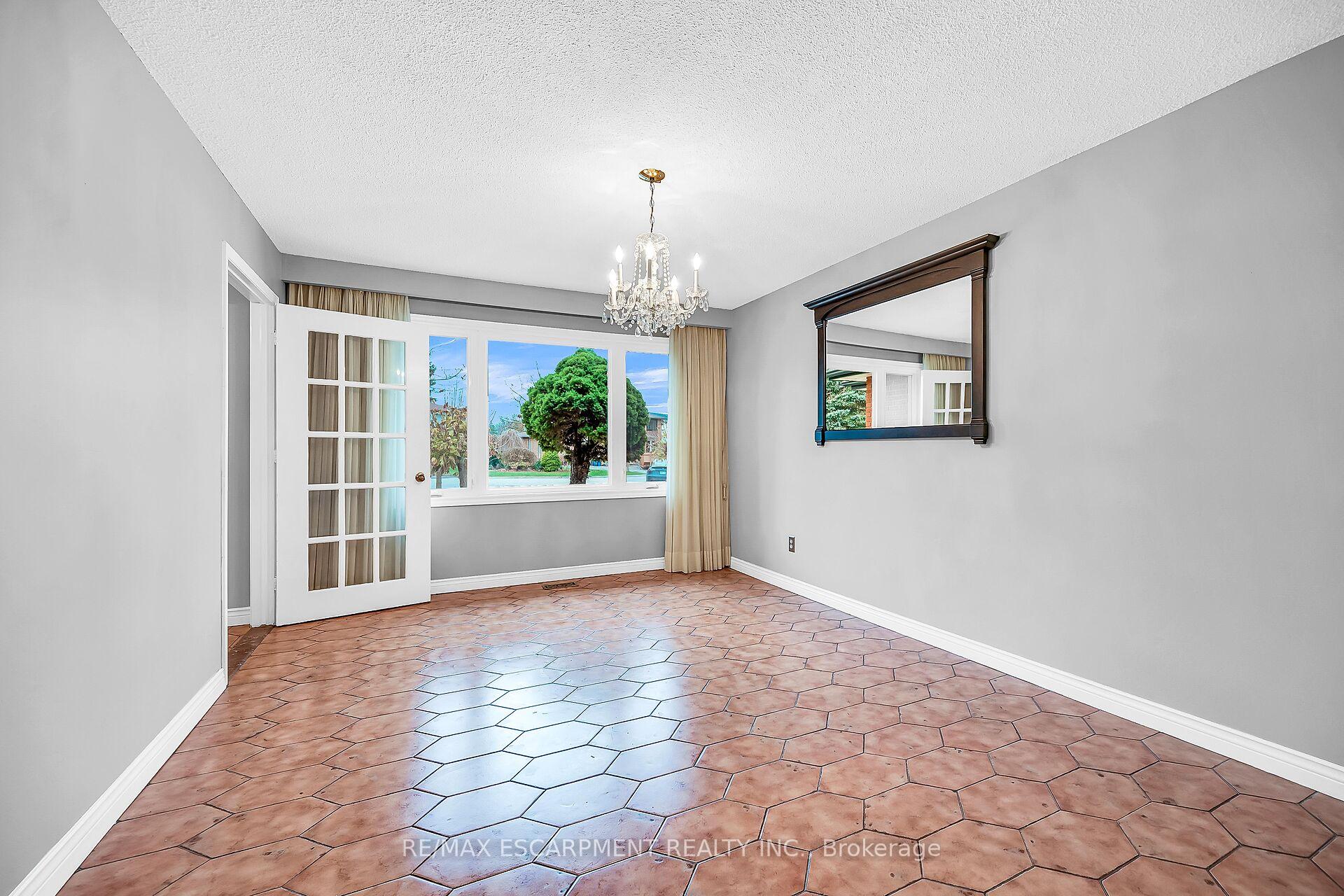 Photo 18 of 1281 Abbey Court, Burlington, Tyandaga — HOMEH
