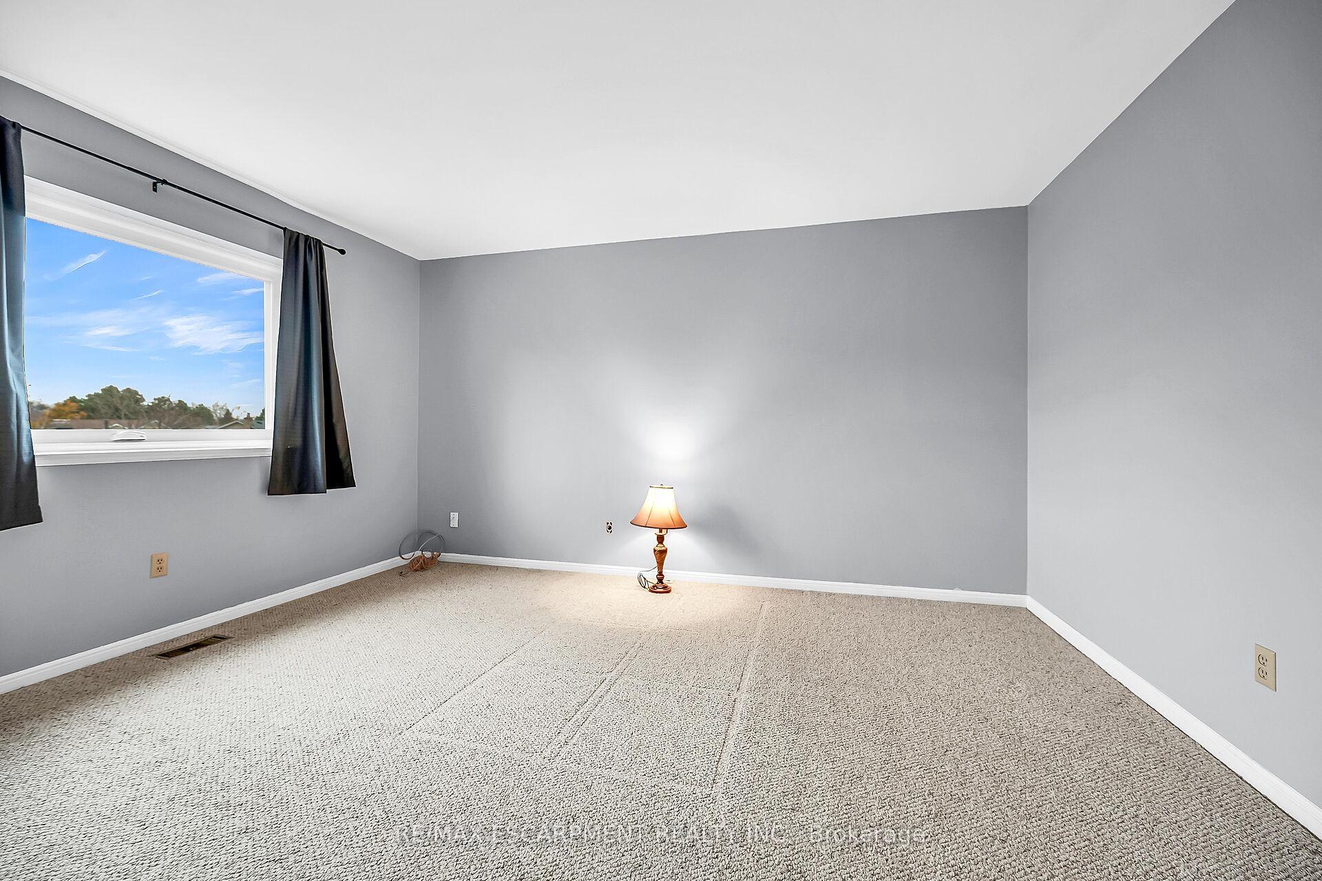 Photo 25 of 1281 Abbey Court, Burlington, Tyandaga — HOMEH