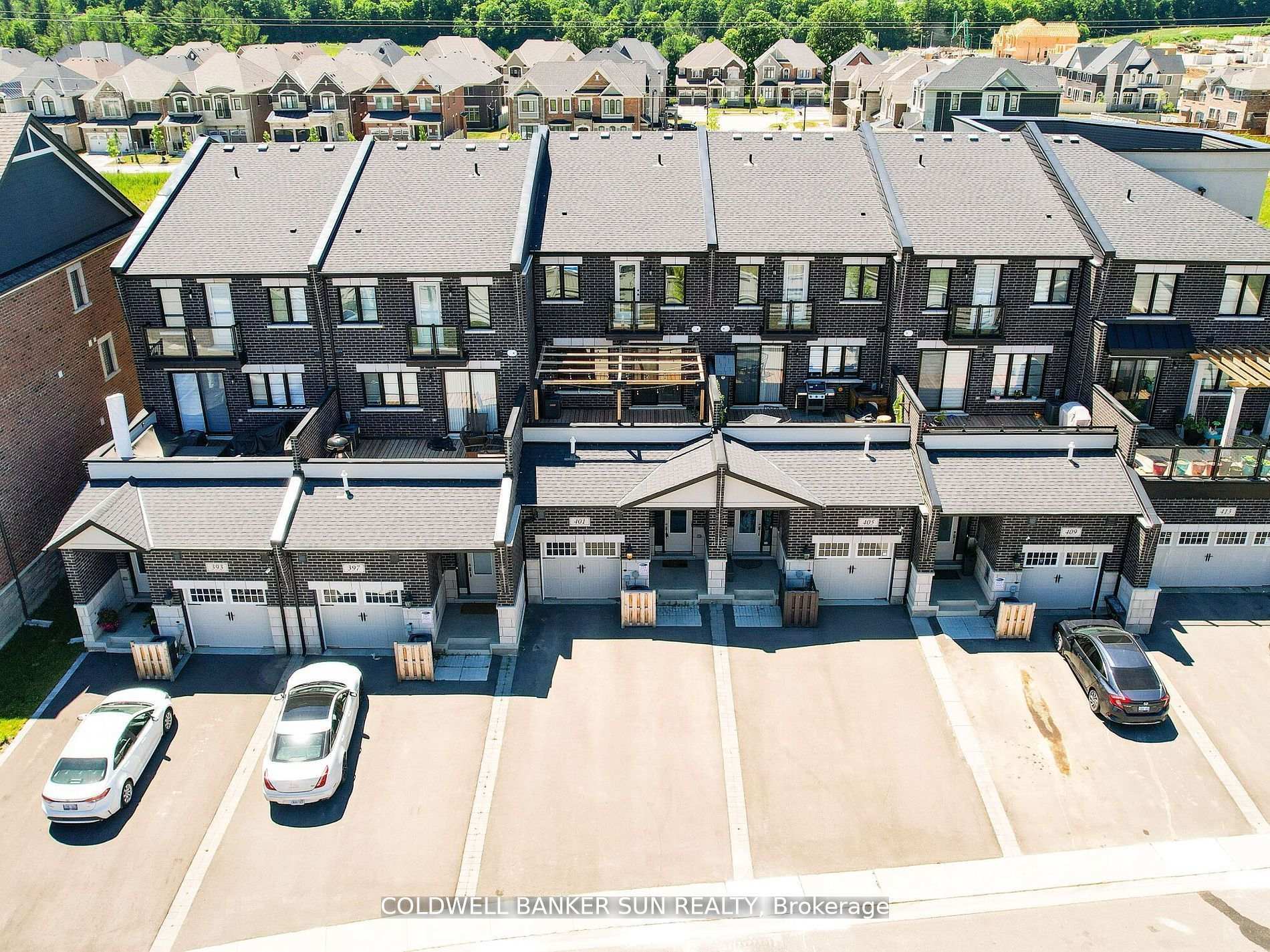 Photo 4 of 401 Kleinburg Summit Way, Vaughan, Kleinburg — HOMEH