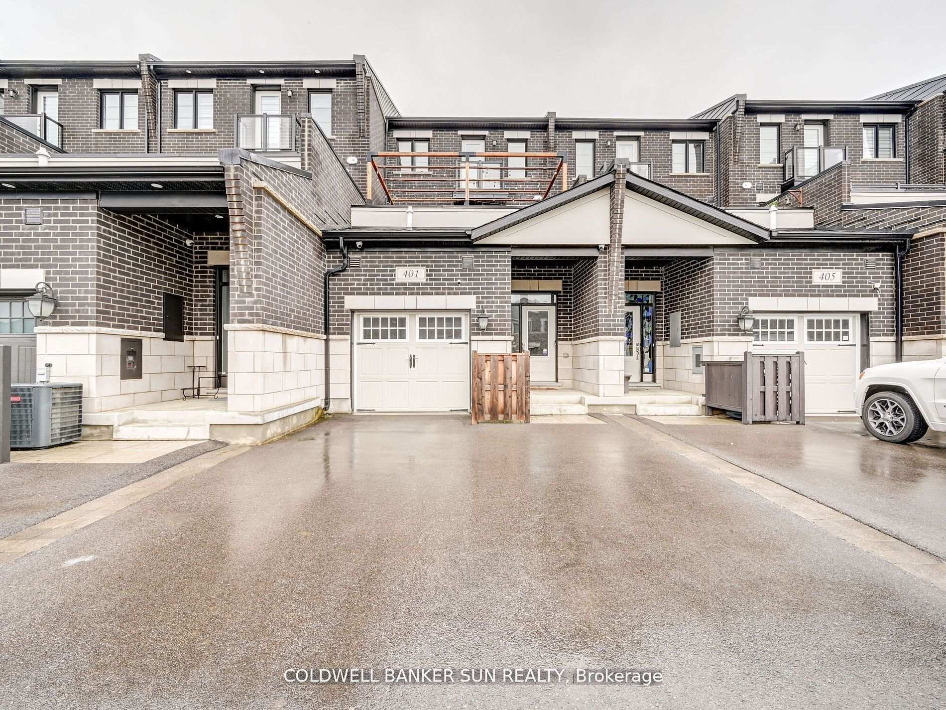 Photo 6 of 401 Kleinburg Summit Way, Vaughan, Kleinburg — HOMEH