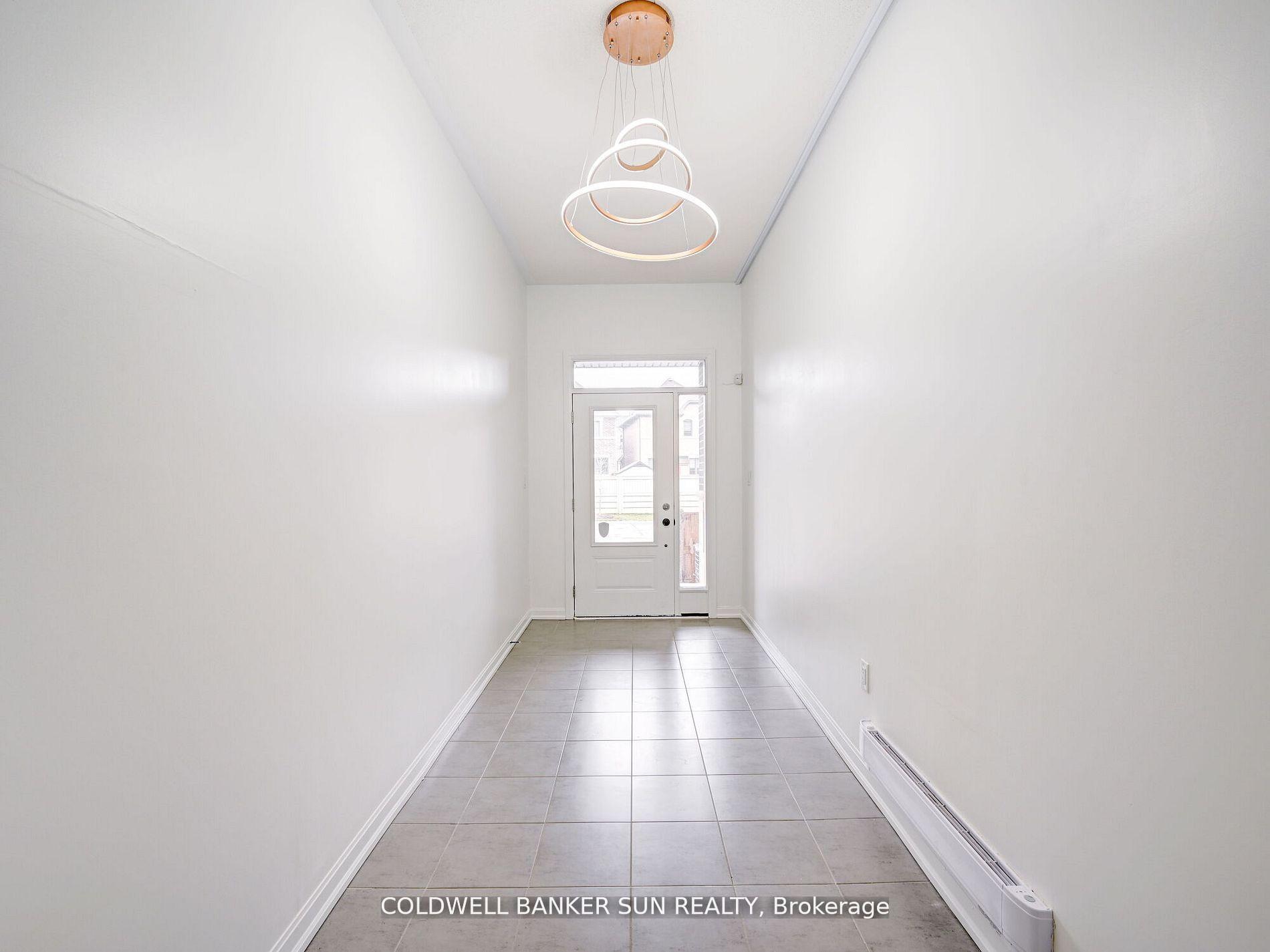 Photo 7 of 401 Kleinburg Summit Way, Vaughan, Kleinburg — HOMEH