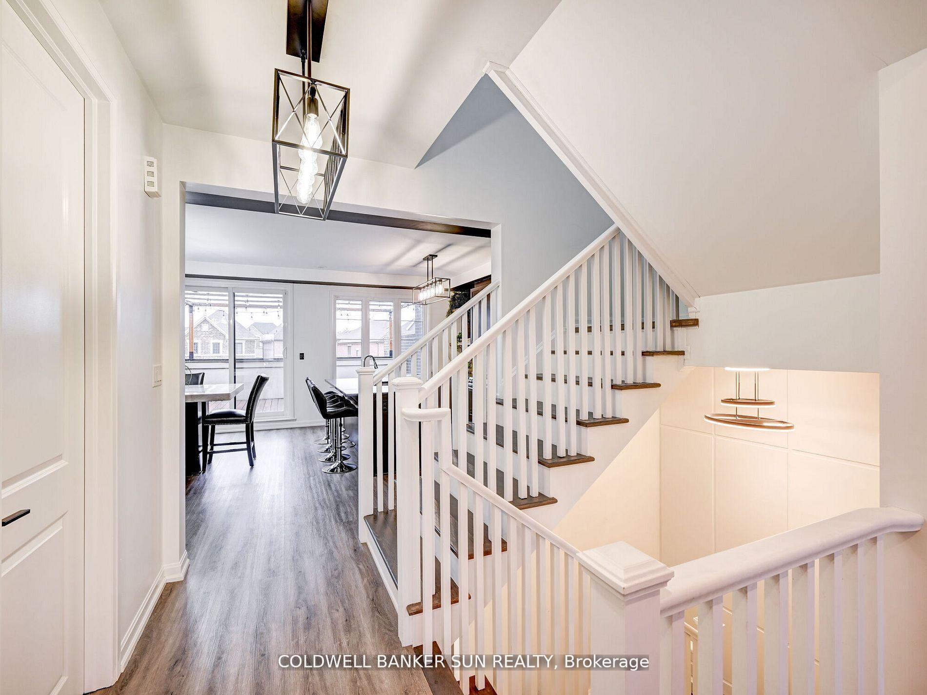 Photo 9 of 401 Kleinburg Summit Way, Vaughan, Kleinburg — HOMEH