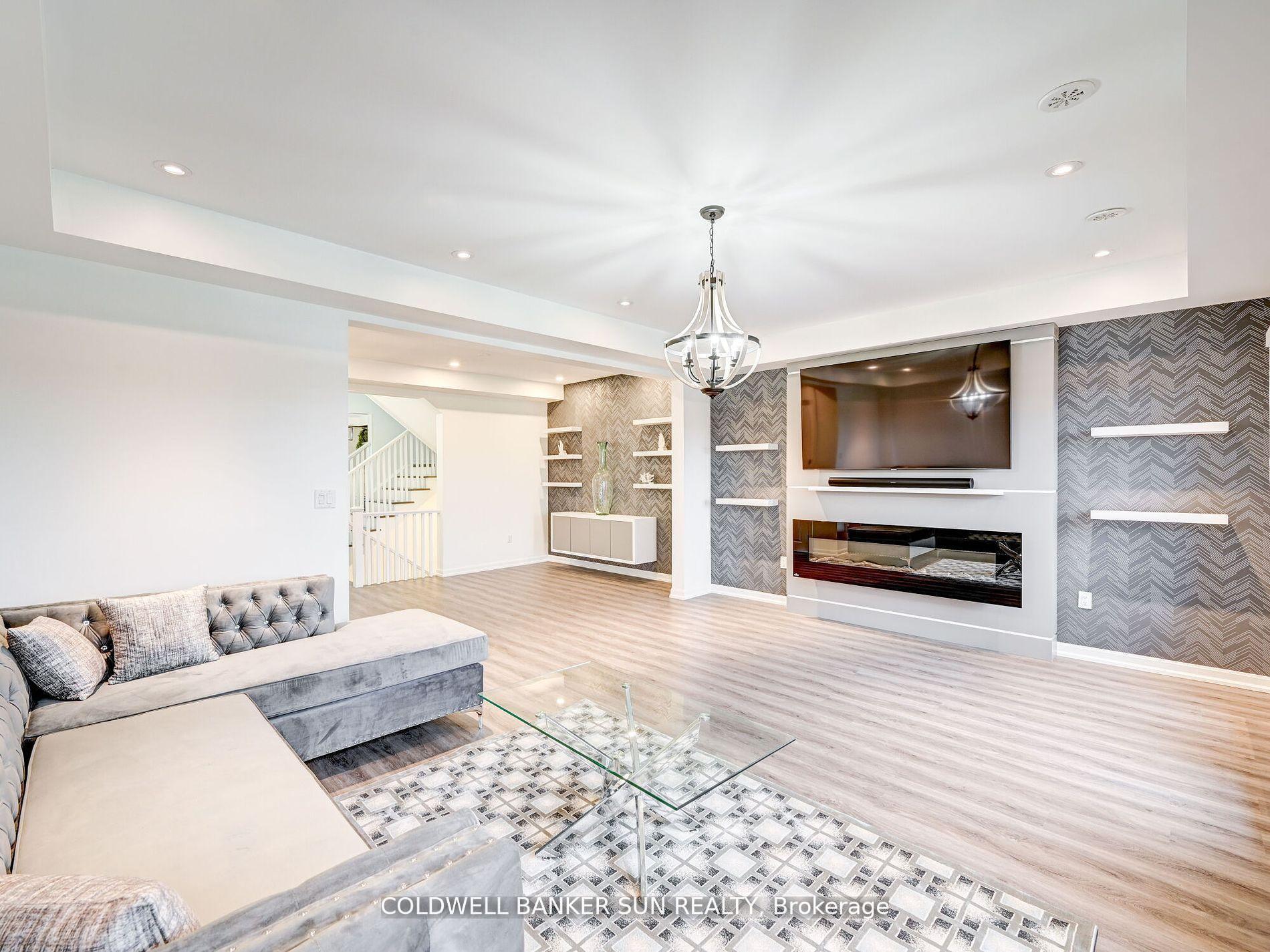 Photo 10 of 401 Kleinburg Summit Way, Vaughan, Kleinburg — HOMEH