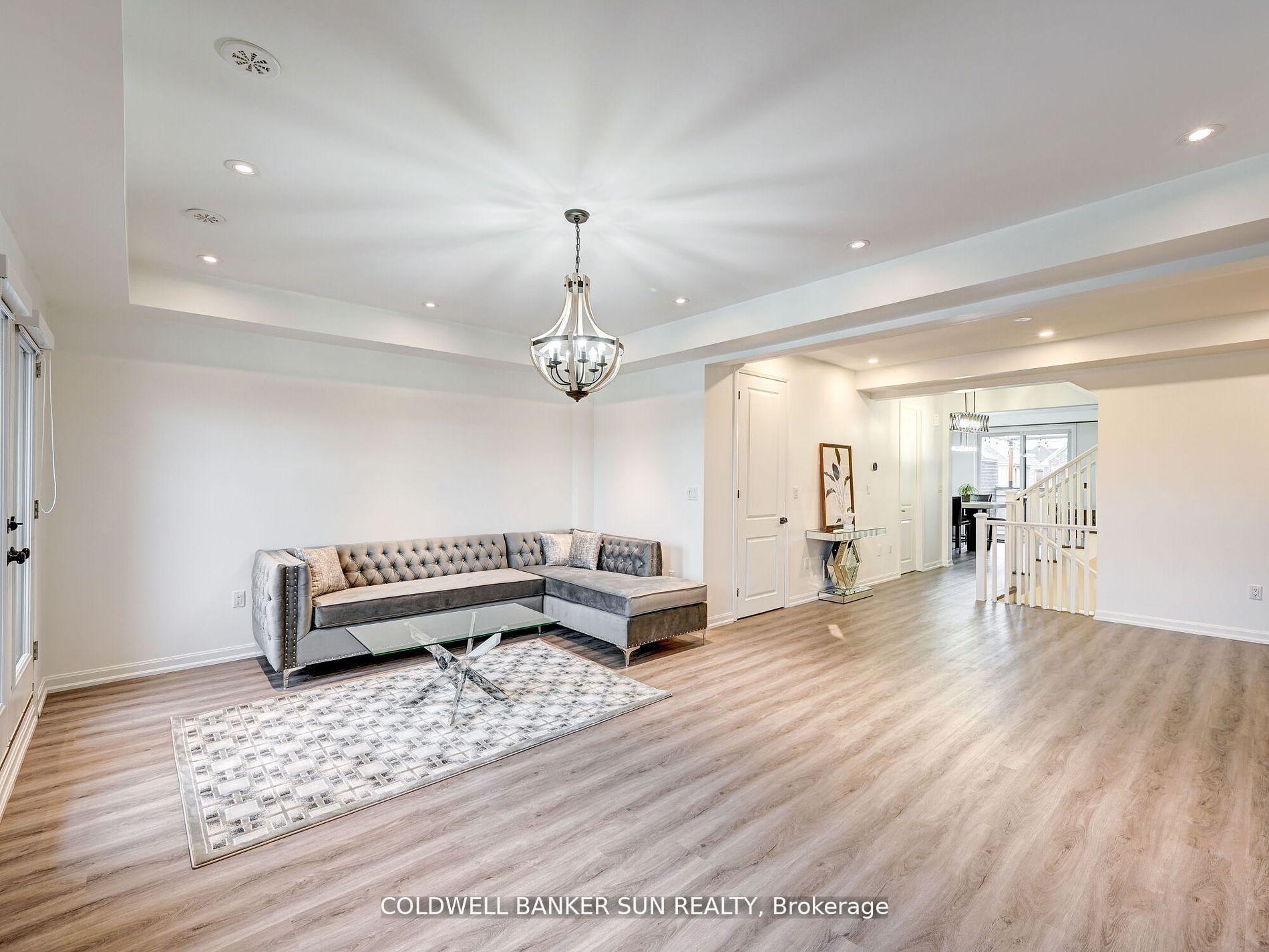 Photo 14 of 401 Kleinburg Summit Way, Vaughan, Kleinburg — HOMEH