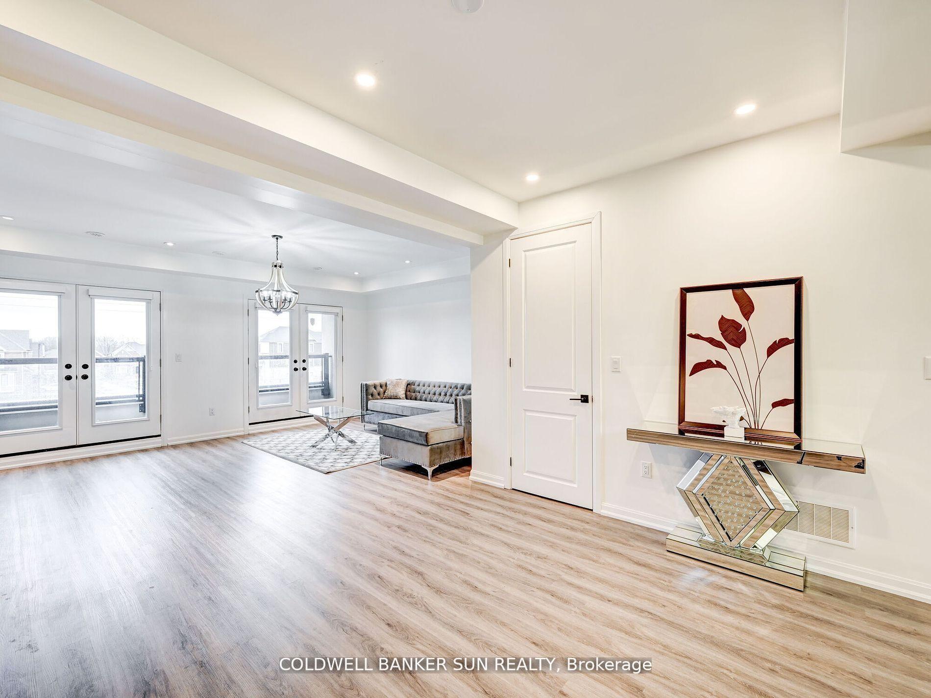 Photo 17 of 401 Kleinburg Summit Way, Vaughan, Kleinburg — HOMEH