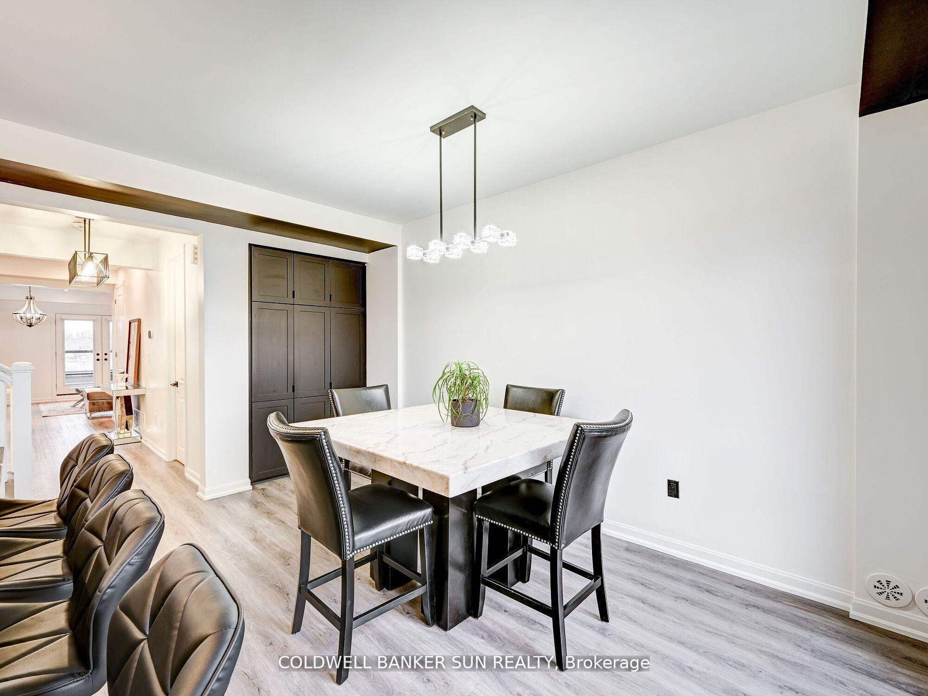 Photo 18 of 401 Kleinburg Summit Way, Vaughan, Kleinburg — HOMEH