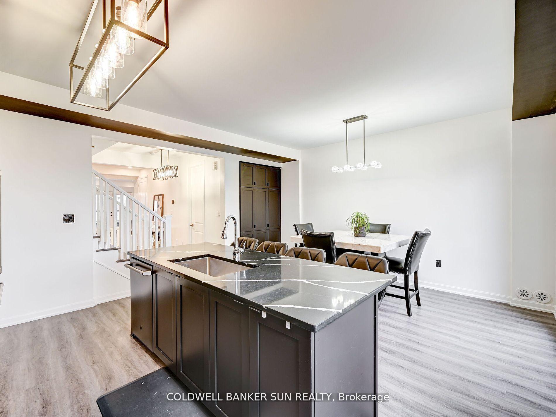 Photo 22 of 401 Kleinburg Summit Way, Vaughan, Kleinburg — HOMEH