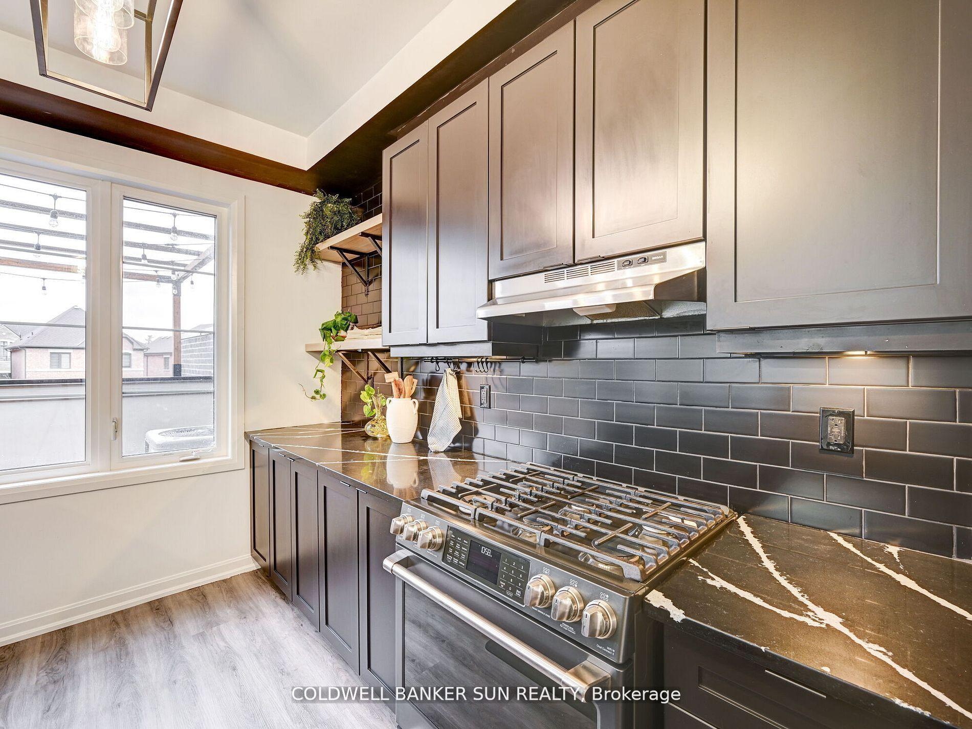 Photo 25 of 401 Kleinburg Summit Way, Vaughan, Kleinburg — HOMEH