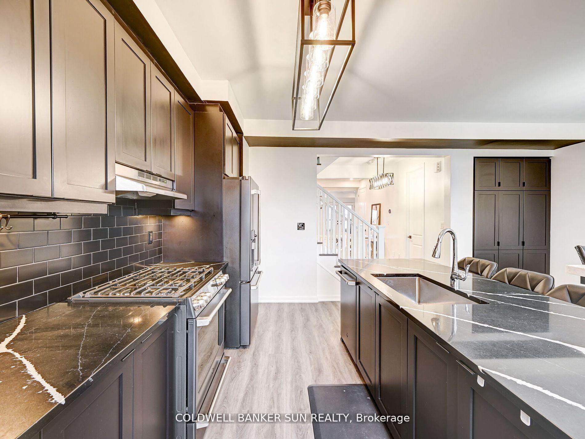 Photo 26 of 401 Kleinburg Summit Way, Vaughan, Kleinburg — HOMEH