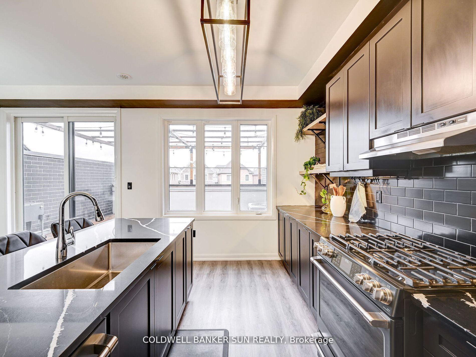 Photo 27 of 401 Kleinburg Summit Way, Vaughan, Kleinburg — HOMEH