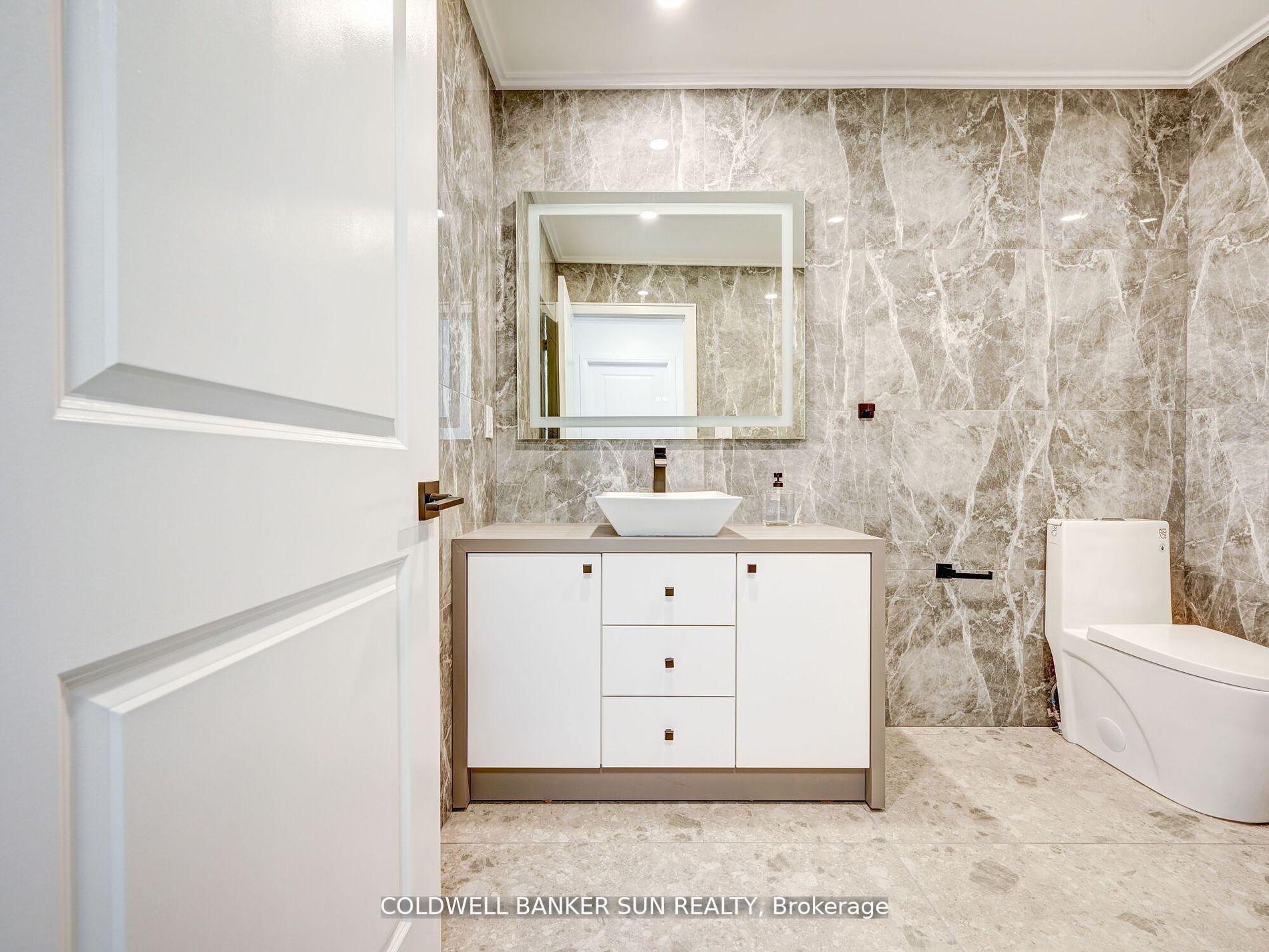 Photo 35 of 401 Kleinburg Summit Way, Vaughan, Kleinburg — HOMEH
