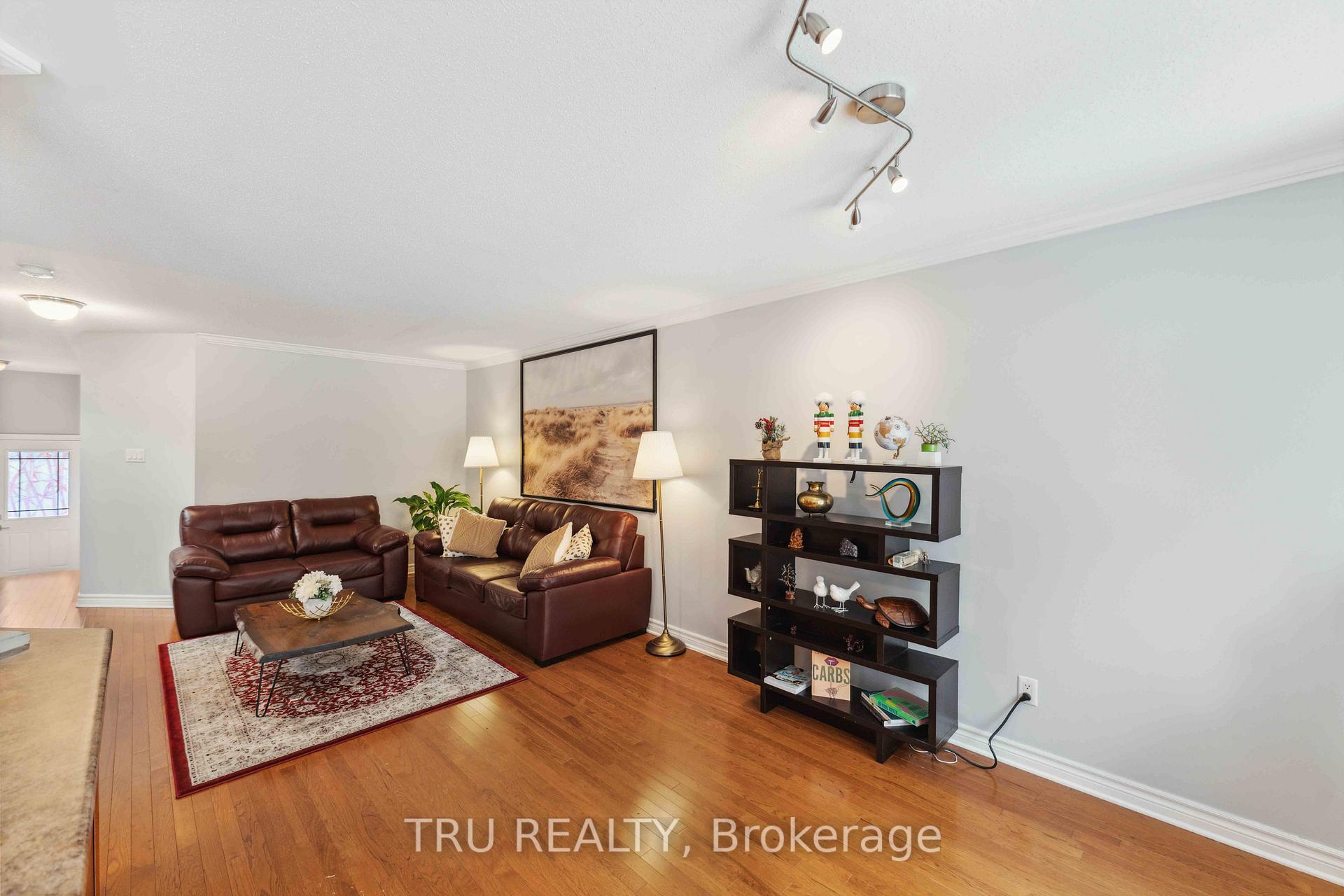 Photo 6 of 118 Tacom Circle, Ottawa, Barrhaven - Strandherd — HOMEH